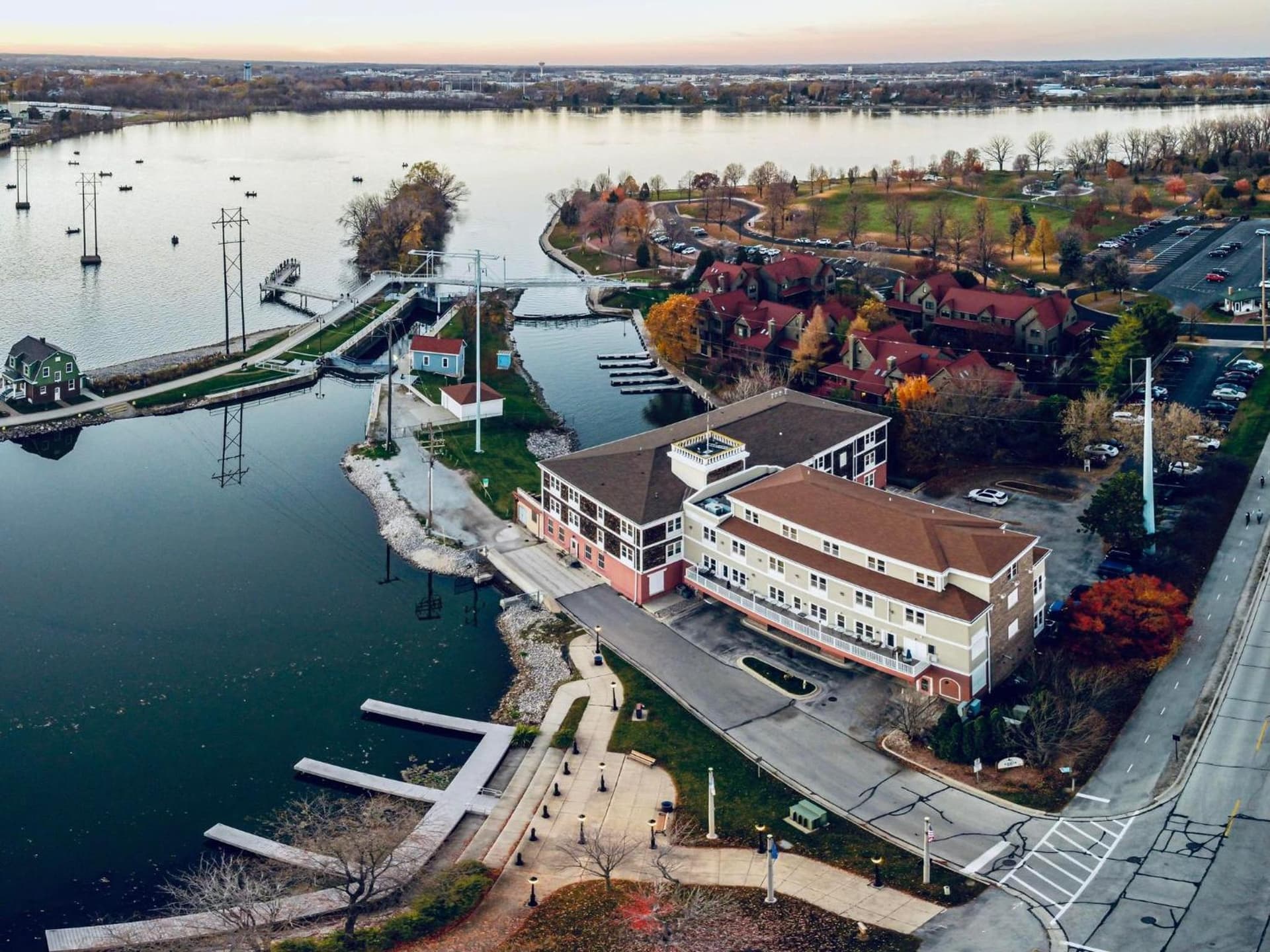 Nuks Executive Suites gallery photo in De Pere, WI — image 19