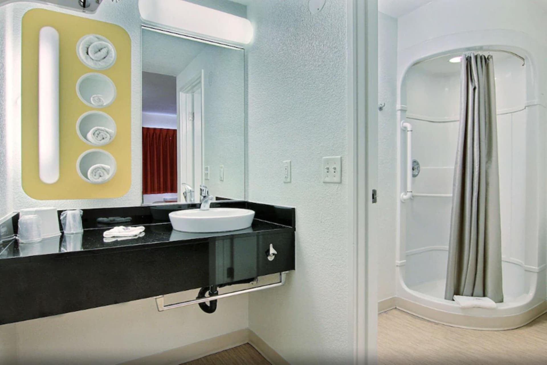 Motel 6-Corpus Christi, TX - East - North Padre Island interior in Corpus Christi, TX — gallery photo 2