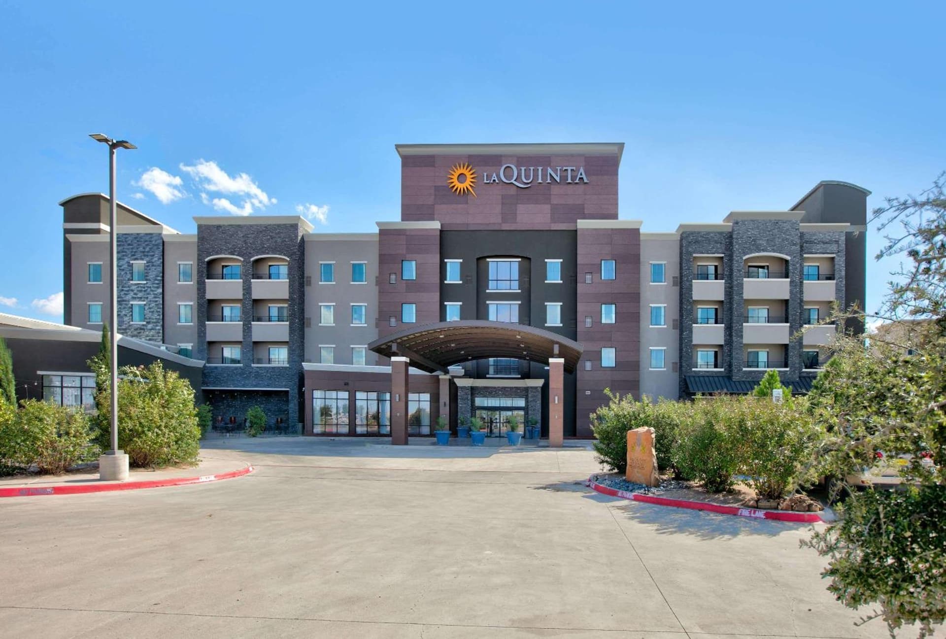 La Quinta Inn & Suites by Wyndham Lubbock Southwest featured exterior or lobby in Lubbock, TX — similar hotel