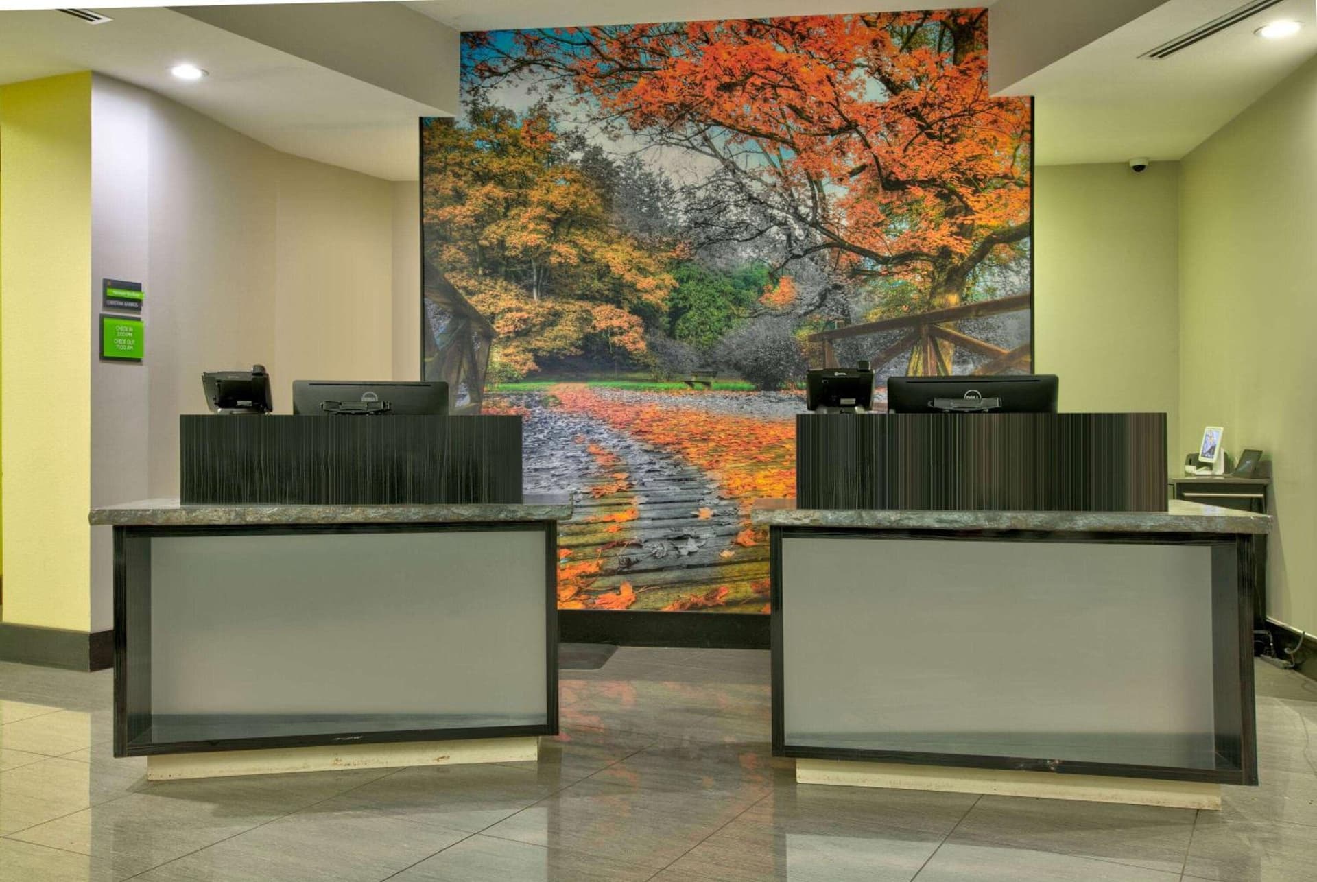 La Quinta Inn & Suites by Wyndham Lubbock Southwest gallery photo in Lubbock, TX — image 17