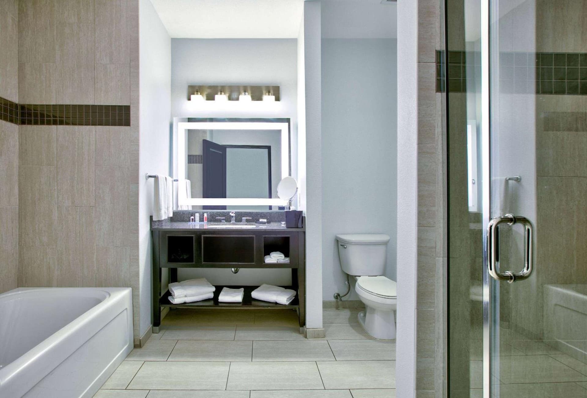 La Quinta Inn & Suites by Wyndham Lubbock Southwest gallery photo in Lubbock, TX — image 31