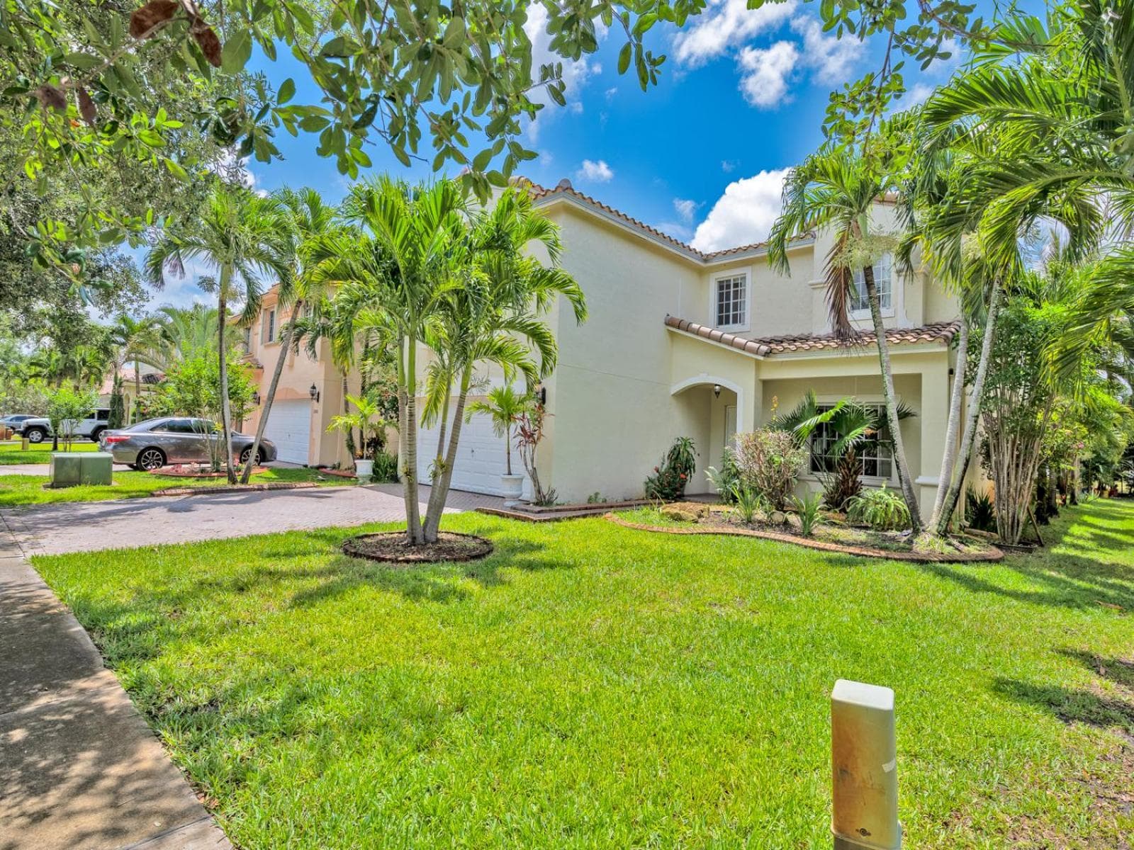 Serene Room in Miramar's High-End Estate featured exterior or lobby in Miramar, FL — similar hotel