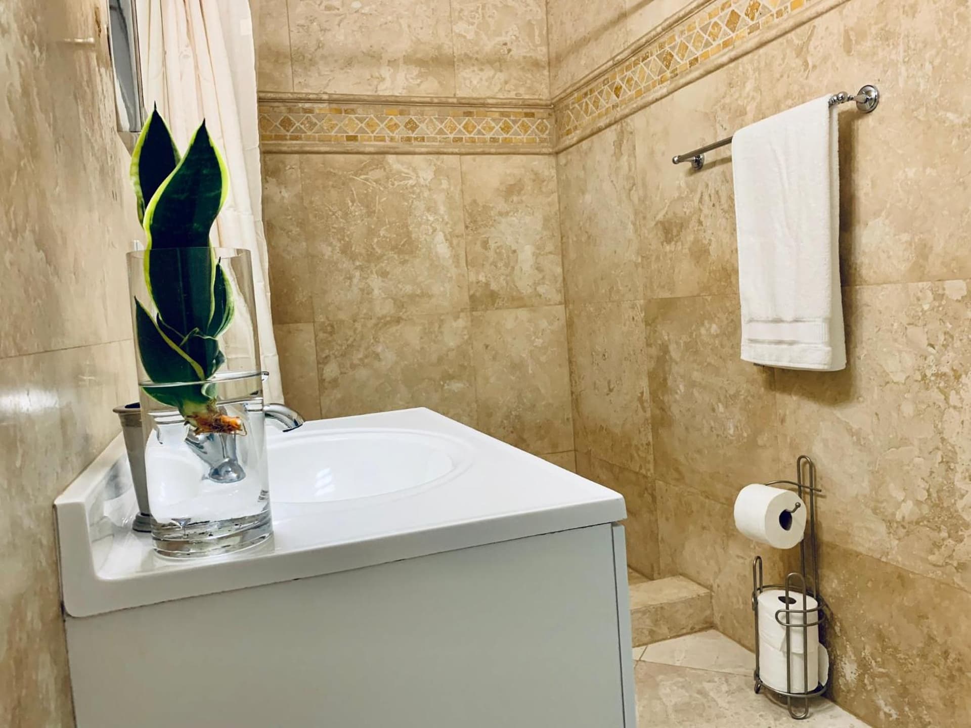 Serene Room in Miramar's High-End Estate gallery photo in Miramar, FL — image 10