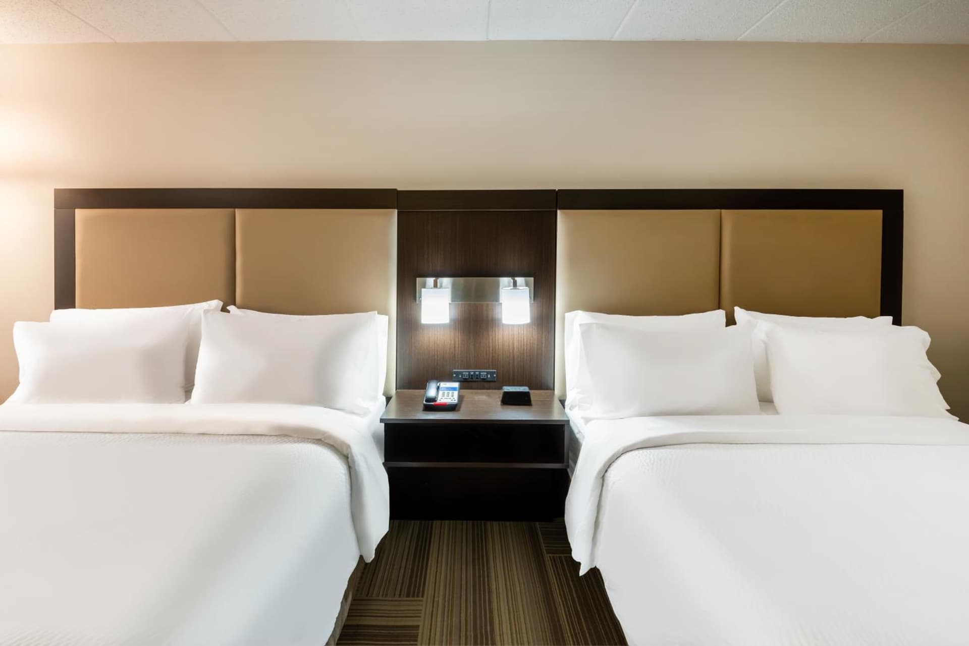 Holiday Inn Express Philadelphia NE-Bensalem by IHG interior in Bensalem, PA — gallery photo 2
