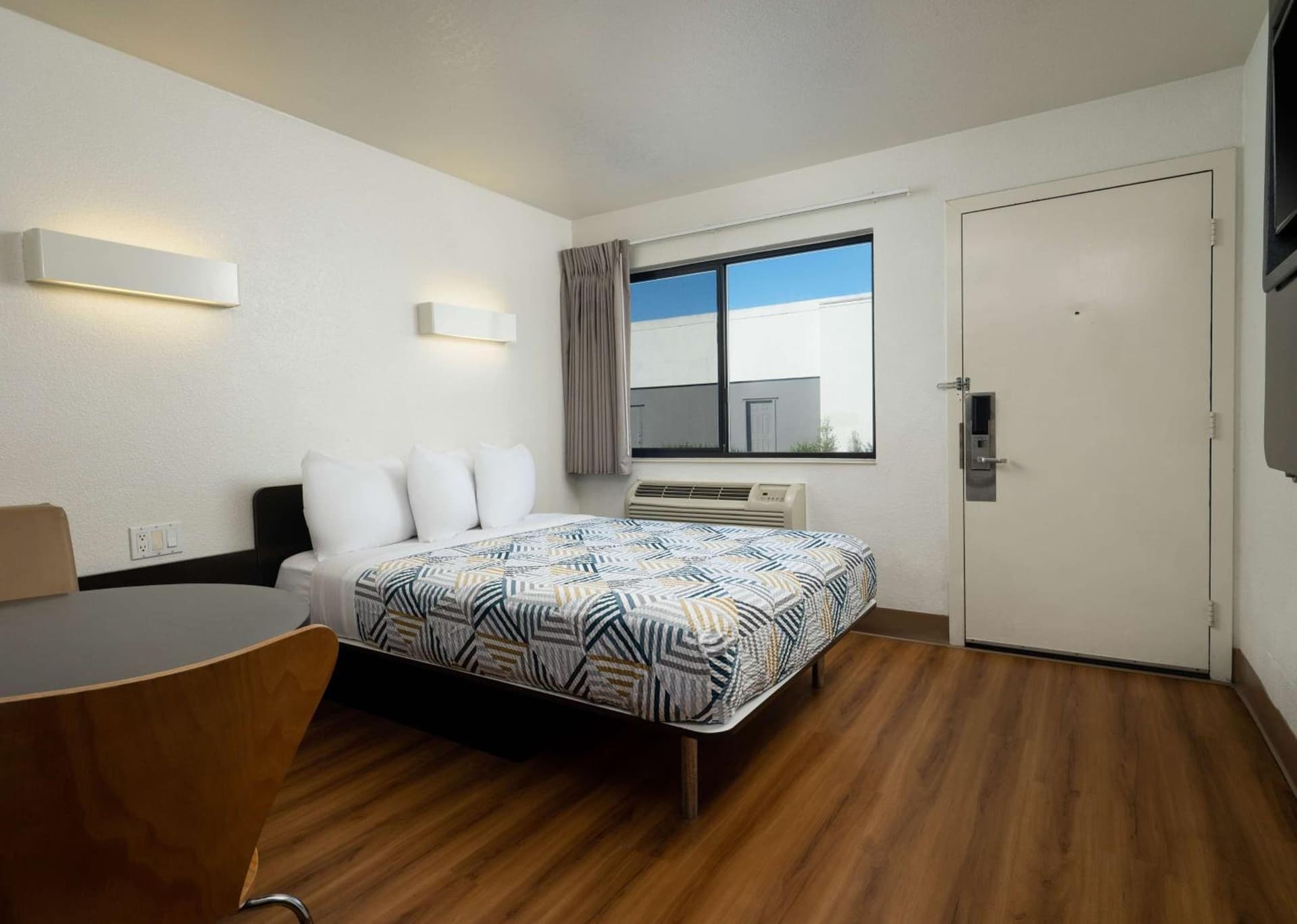 Motel 6-Goleta, CA - Santa Barbara gallery photo in Santa Barbara, CA — image 24