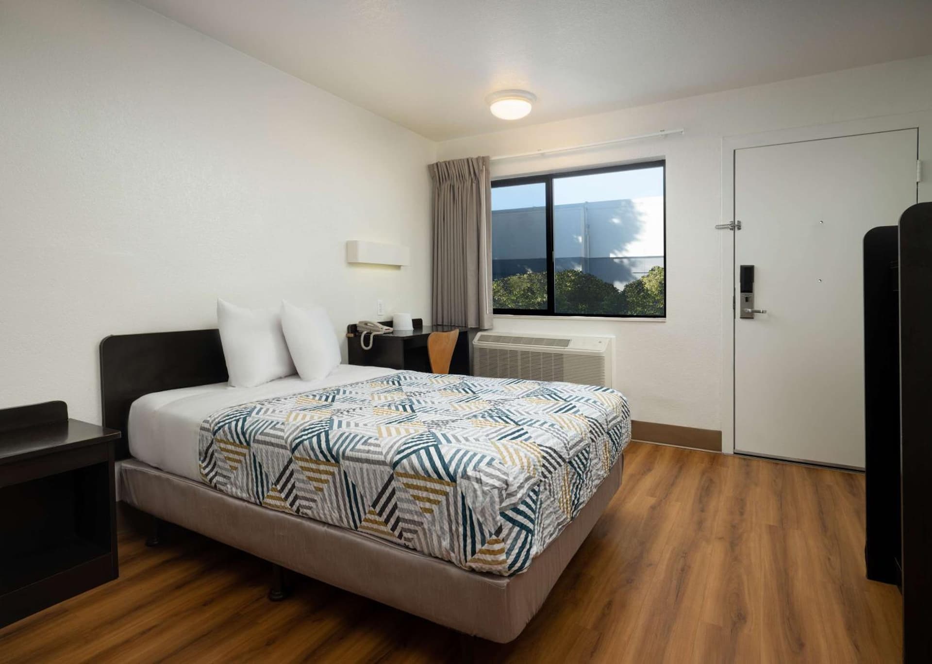 Motel 6-Goleta, CA - Santa Barbara gallery photo in Santa Barbara, CA — image 21