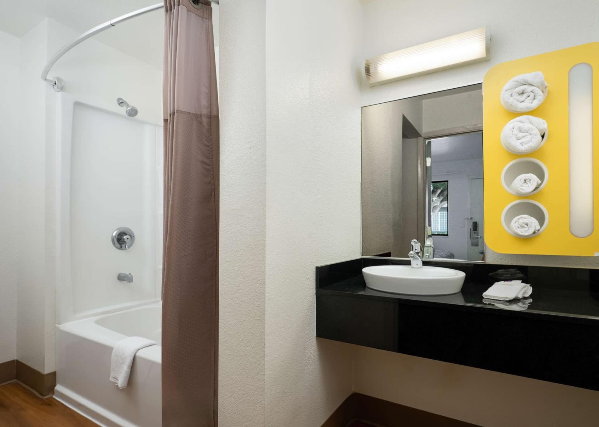 Motel 6-Goleta, CA - Santa Barbara gallery photo in Santa Barbara, CA — image 17