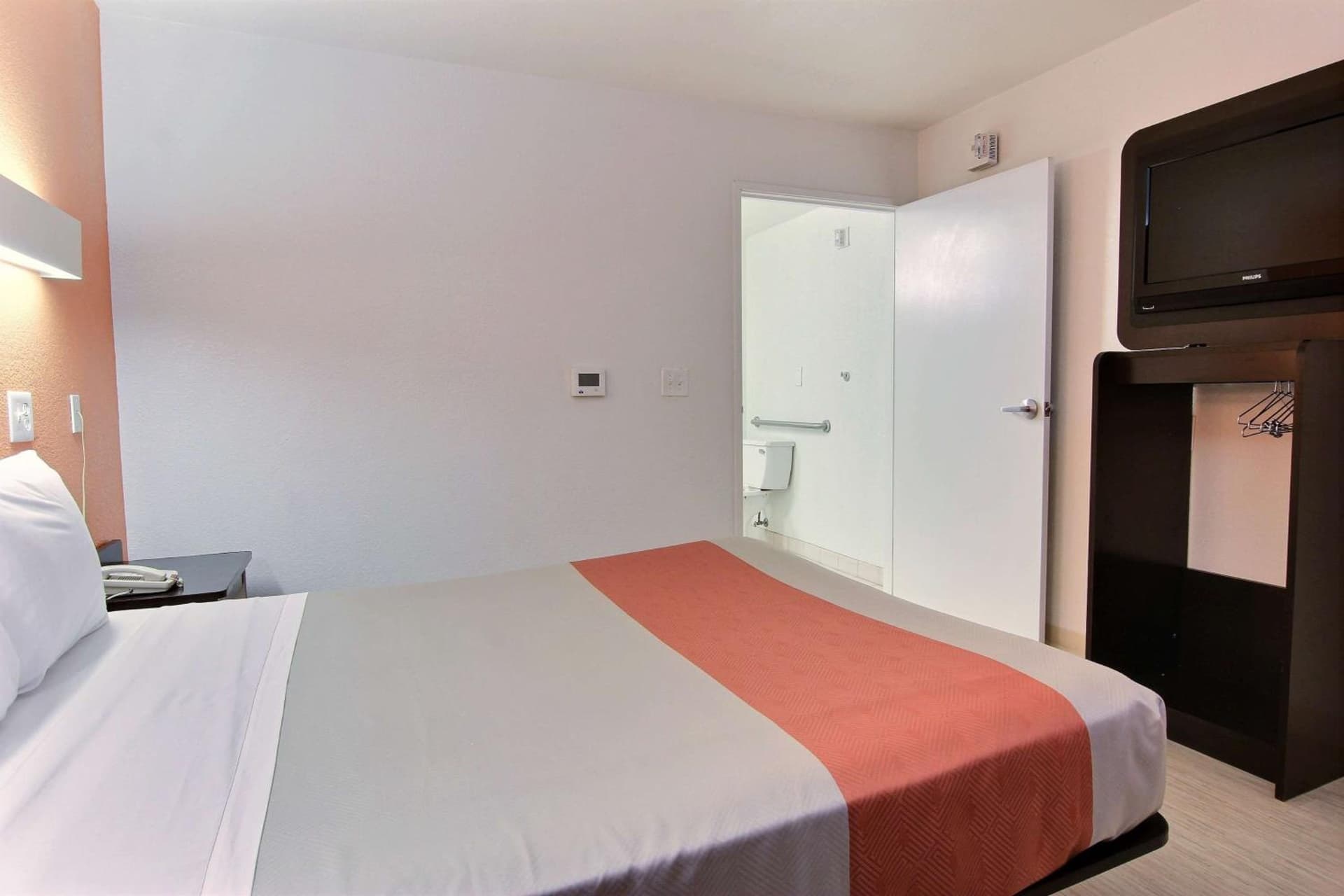 Motel 6-Corpus Christi, TX - East - North Padre Island gallery photo in Corpus Christi, TX — image 49