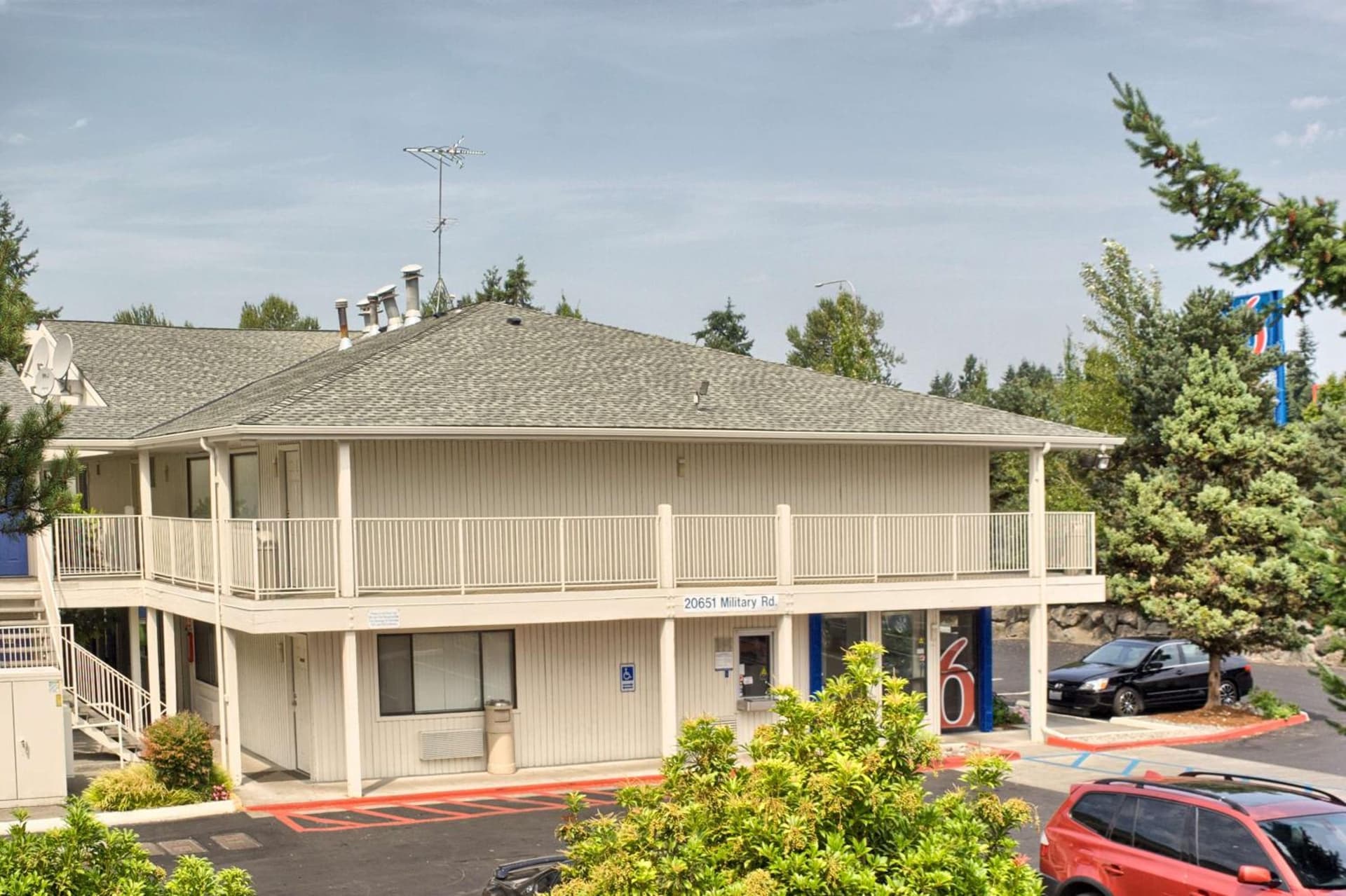 Motel 6-Seattle, WA - South property views in SeaTac, WA — gallery photo 3