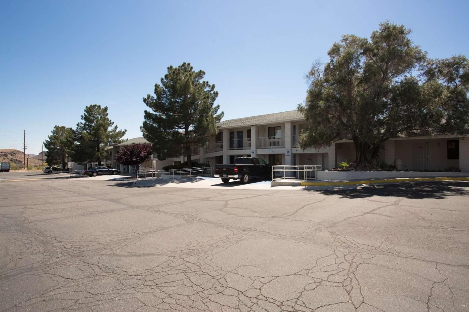 Motel 6-Kingman, AZ - Route 66 West property views in Kingman, AZ — gallery photo 3