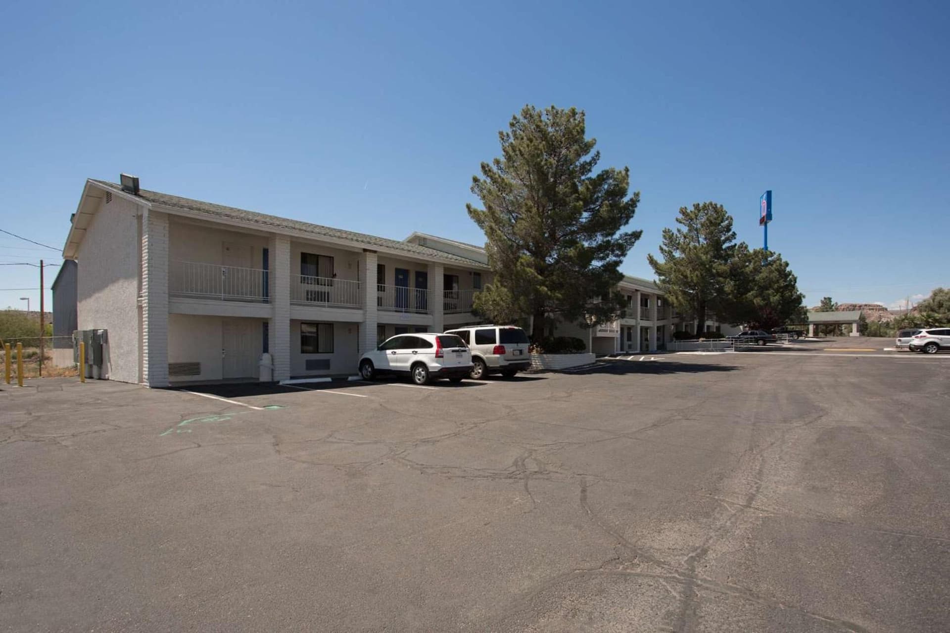 Motel 6-Kingman, AZ - Route 66 West interior in Kingman, AZ — gallery photo 2