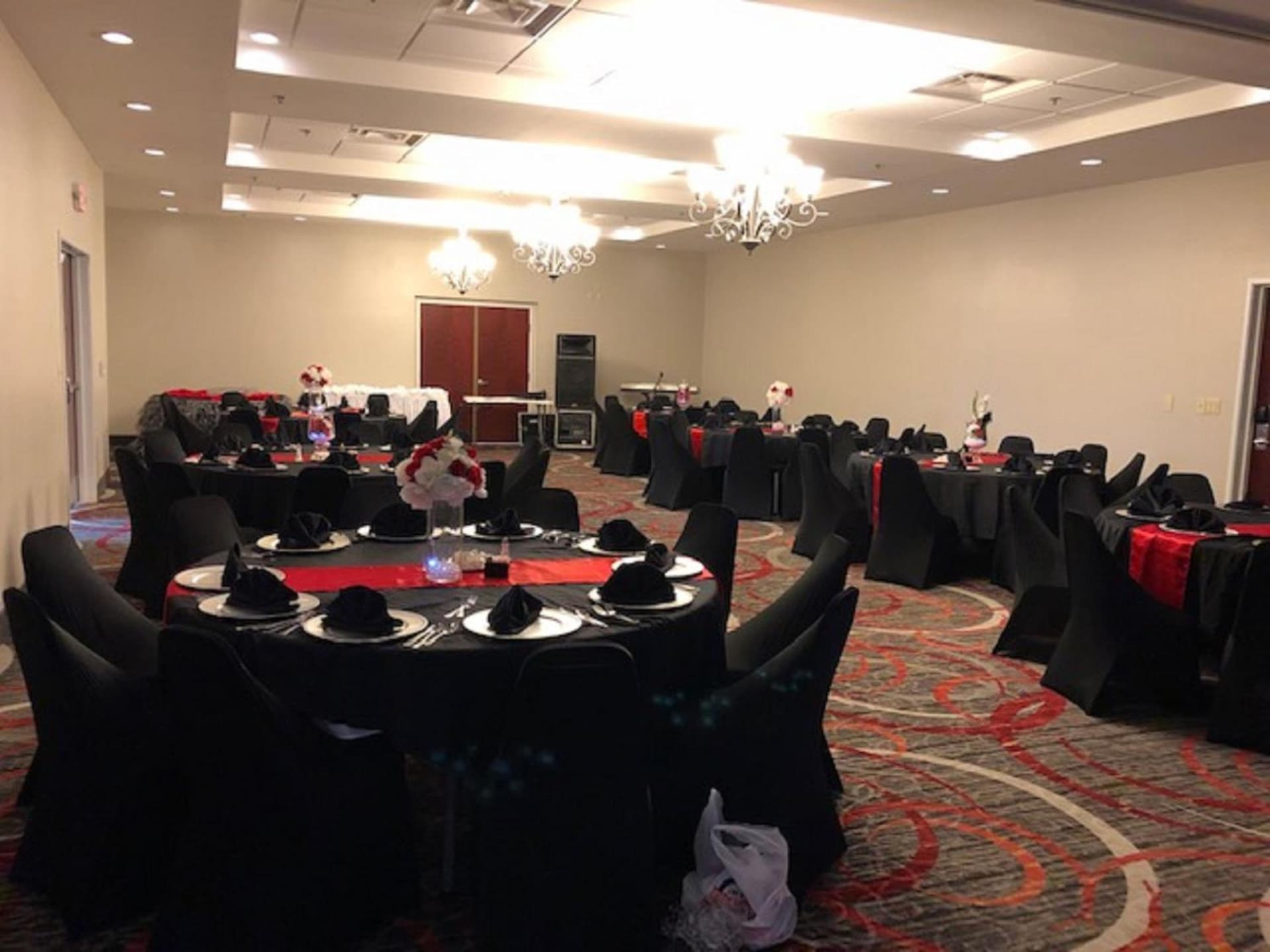 Holiday Inn & Suites Lafayette North by IHG interior in Lafayette, LA — gallery photo 2
