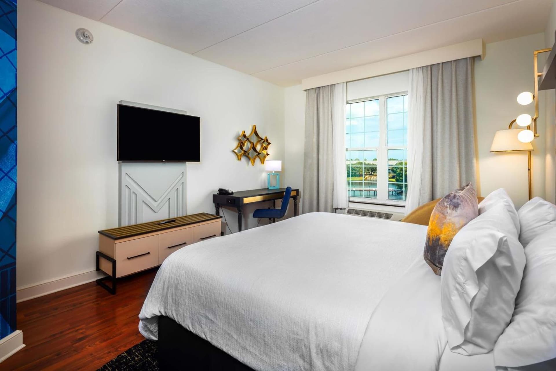 Hotel Indigo Jacksonville-Deerwood Park by IHG gallery photo in Jacksonville, FL — image 48