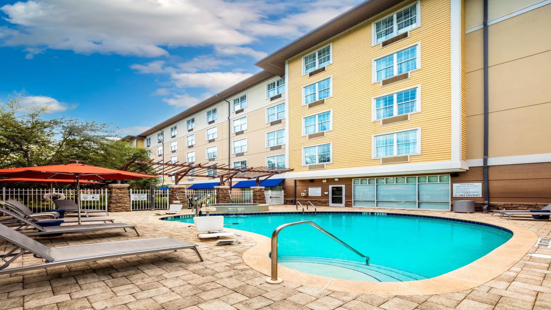Hotel Indigo Jacksonville-Deerwood Park by IHG gallery photo in Jacksonville, FL — image 20