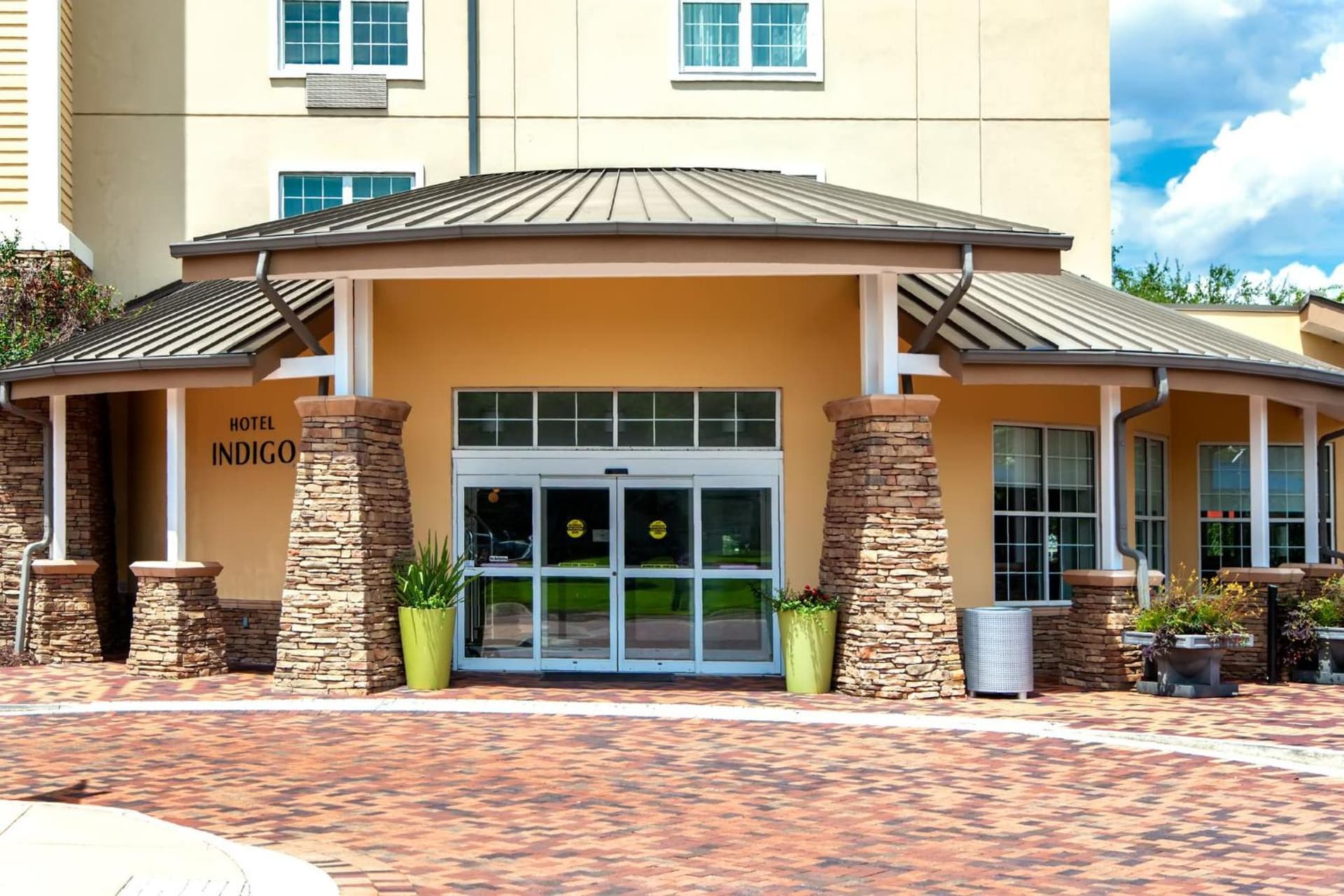 Hotel Indigo Jacksonville-Deerwood Park by IHG gallery photo in Jacksonville, FL — image 11