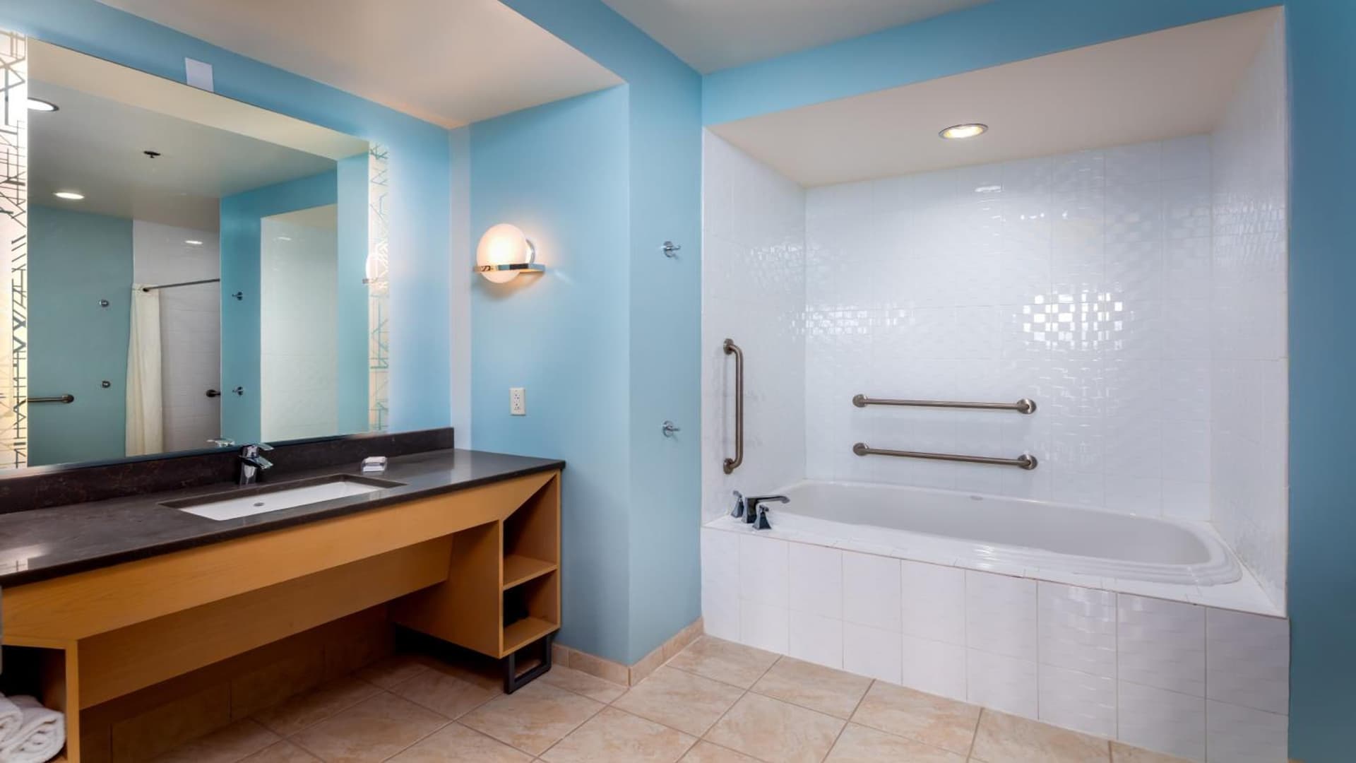 Hotel Indigo Jacksonville-Deerwood Park by IHG gallery photo in Jacksonville, FL — image 50