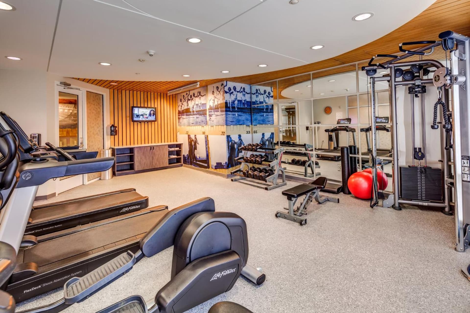 Hotel Indigo Jacksonville-Deerwood Park by IHG gallery photo in Jacksonville, FL — image 58
