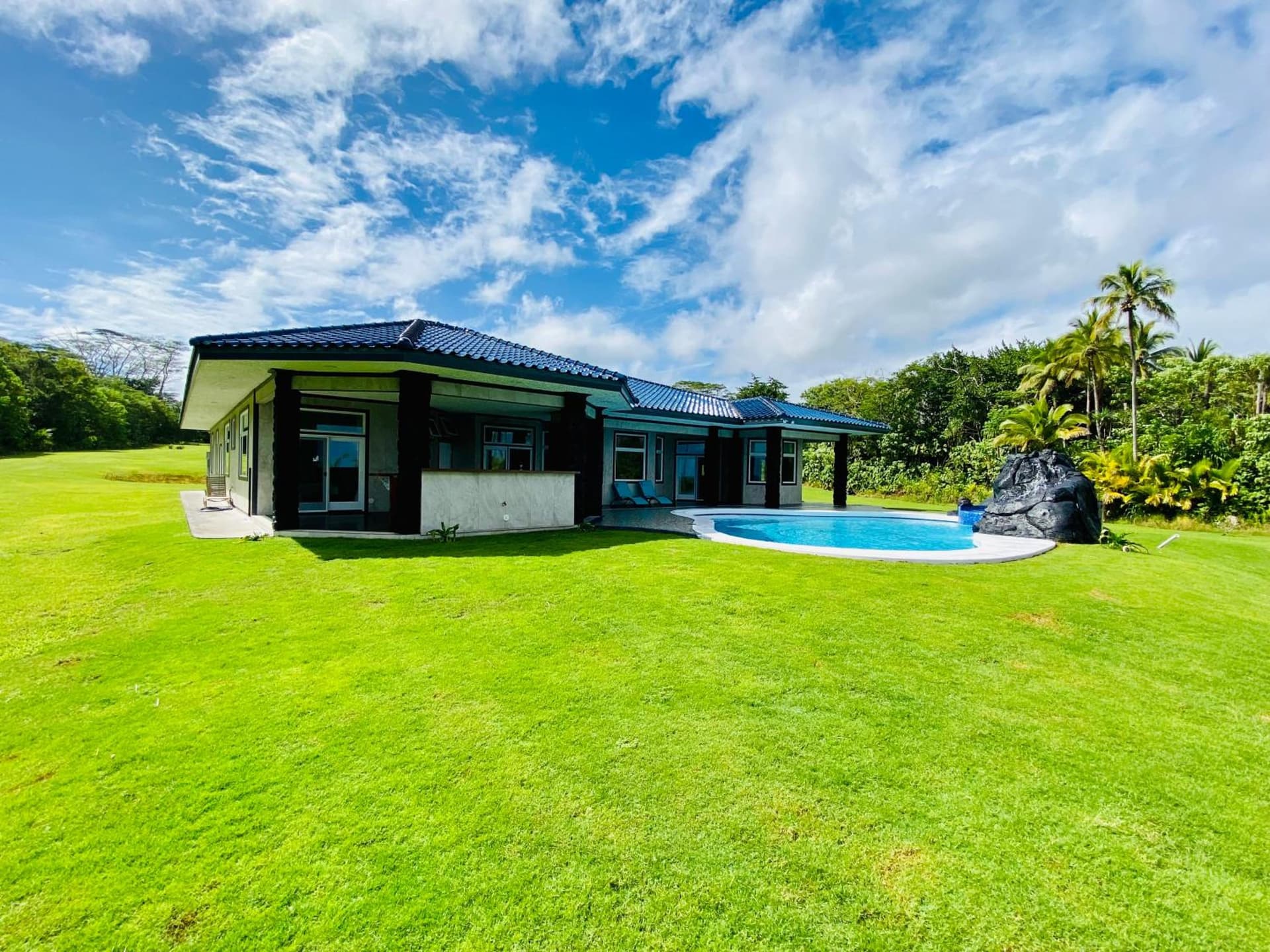 Wild Blue Water featured exterior or lobby in Pahoa, HI — similar hotel