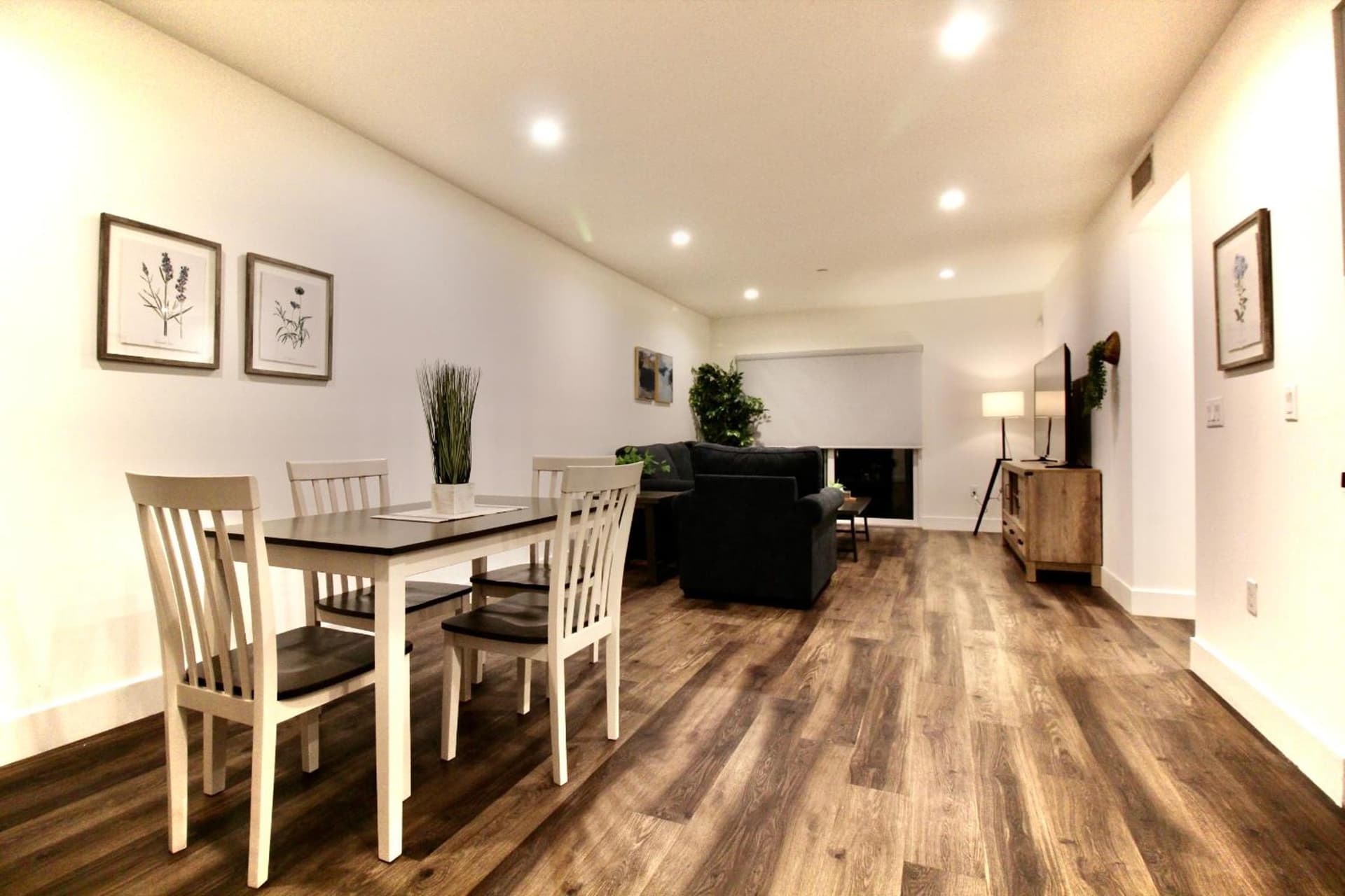 Los Angeles Premium City Suites - Free Secured Parking interior in Los Angeles, CA — gallery photo 2