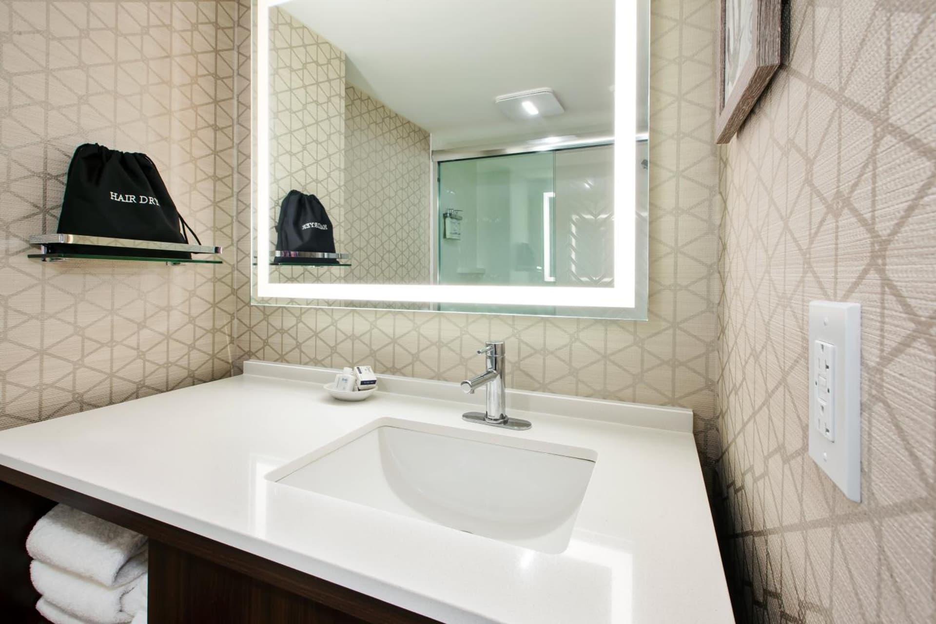 Holiday Inn Va Beach-Oceanside 21st St by IHG gallery photo in Virginia Beach, VA — image 49