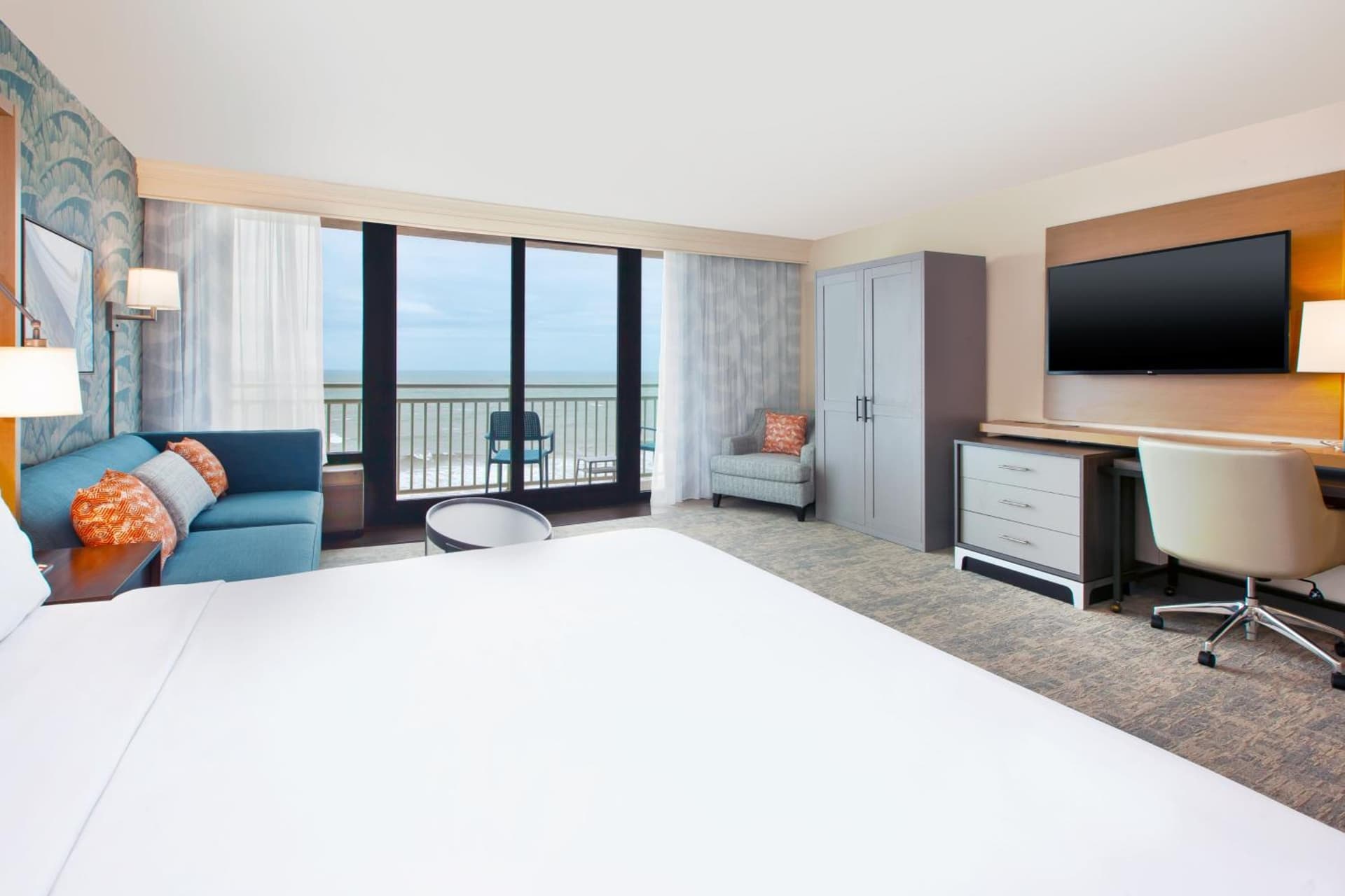 Holiday Inn Va Beach-Oceanside 21st St by IHG property views in Virginia Beach, VA — gallery photo 3