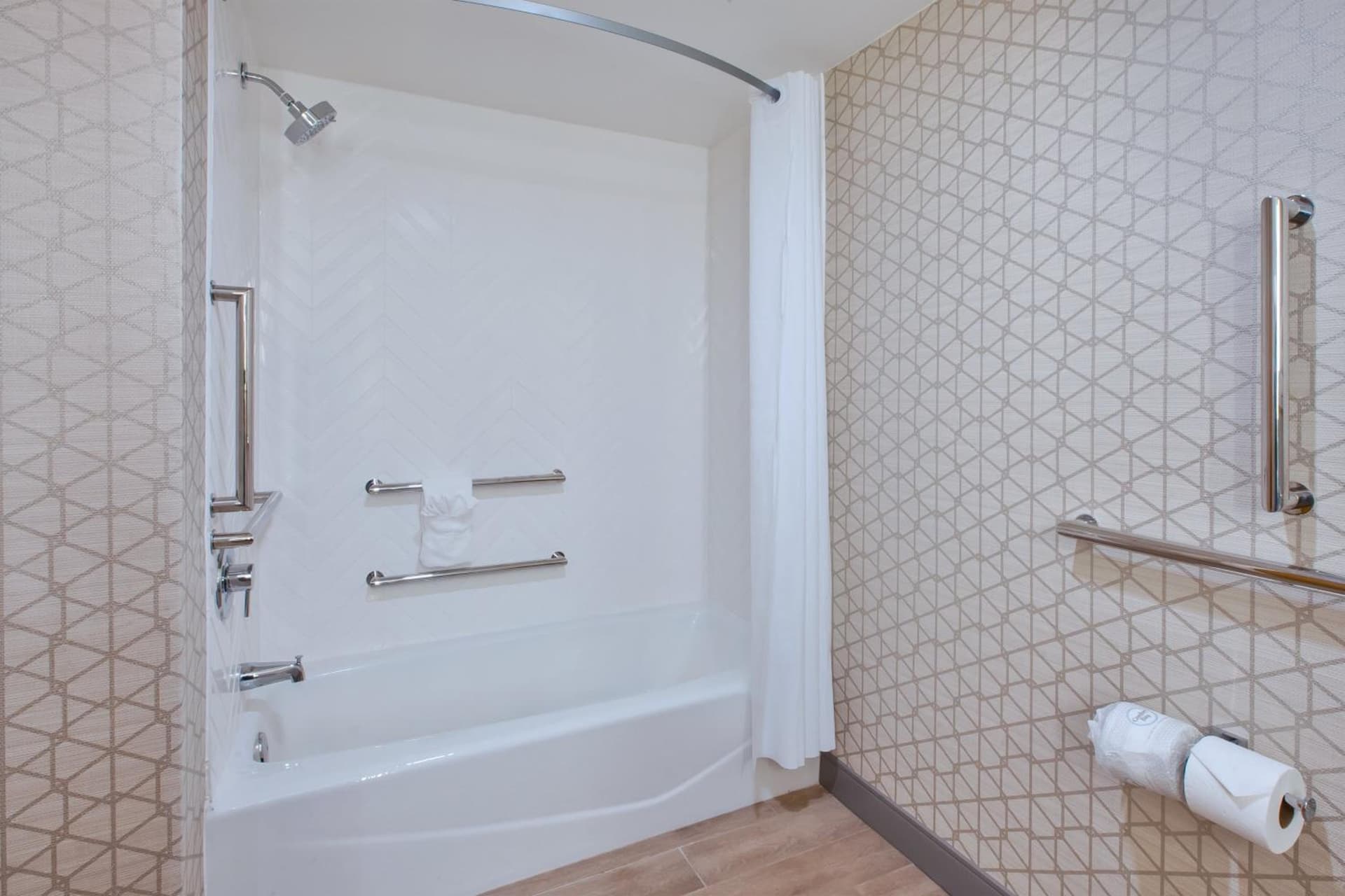 Holiday Inn Va Beach-Oceanside 21st St by IHG gallery photo in Virginia Beach, VA — image 4