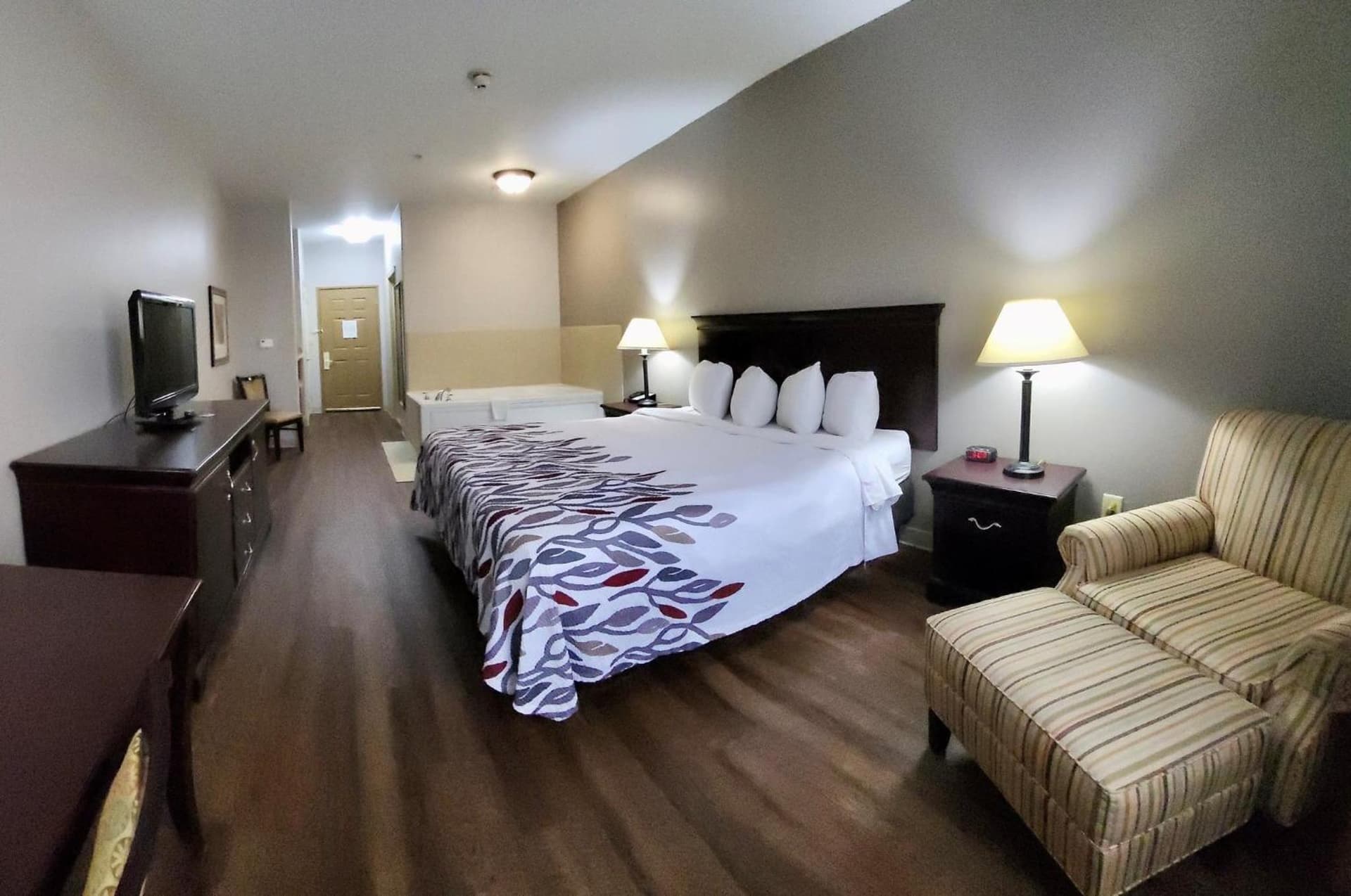 Red Roof Inn & Suites Midland gallery photo in Midland, TX — image 13