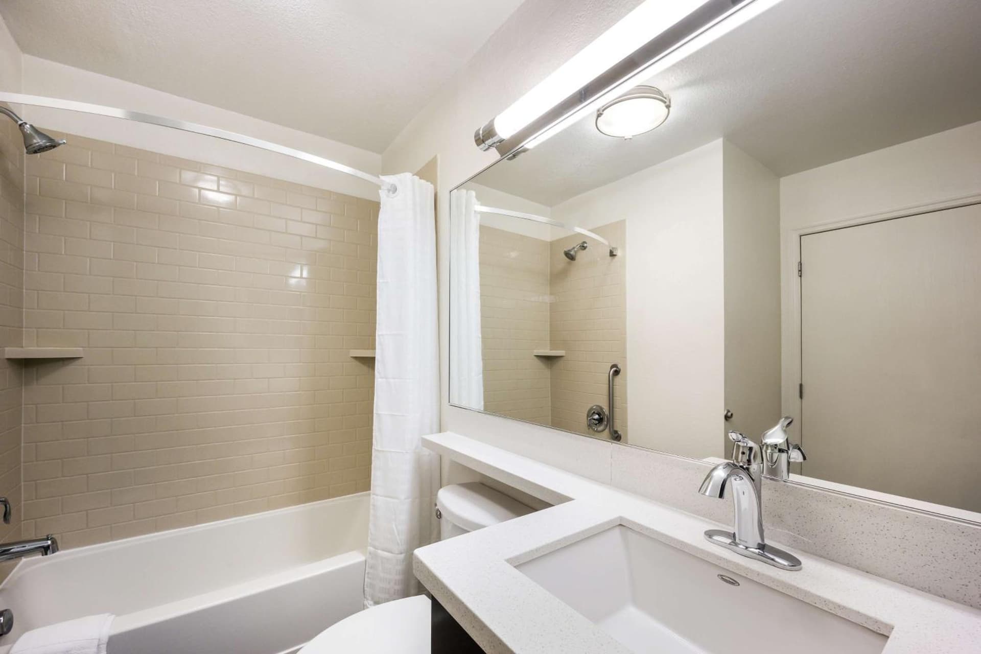 Sonesta Simply Suites Silicon Valley Santa Clara gallery photo in Santa Clara, CA — image 13