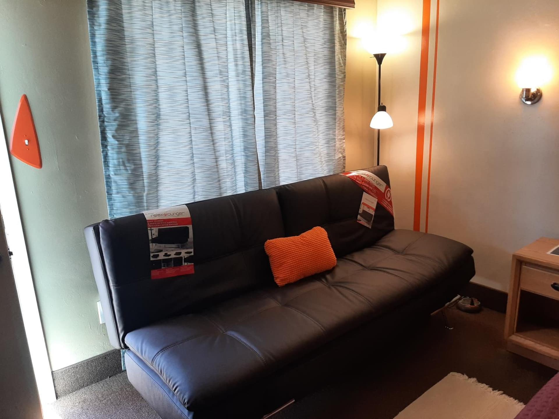 HARRY'S MAN CAVE - A Vintage Motel on the Historic 395 route - The New Star Motel Experience gallery photo in Moreno Valley, CA — image 38