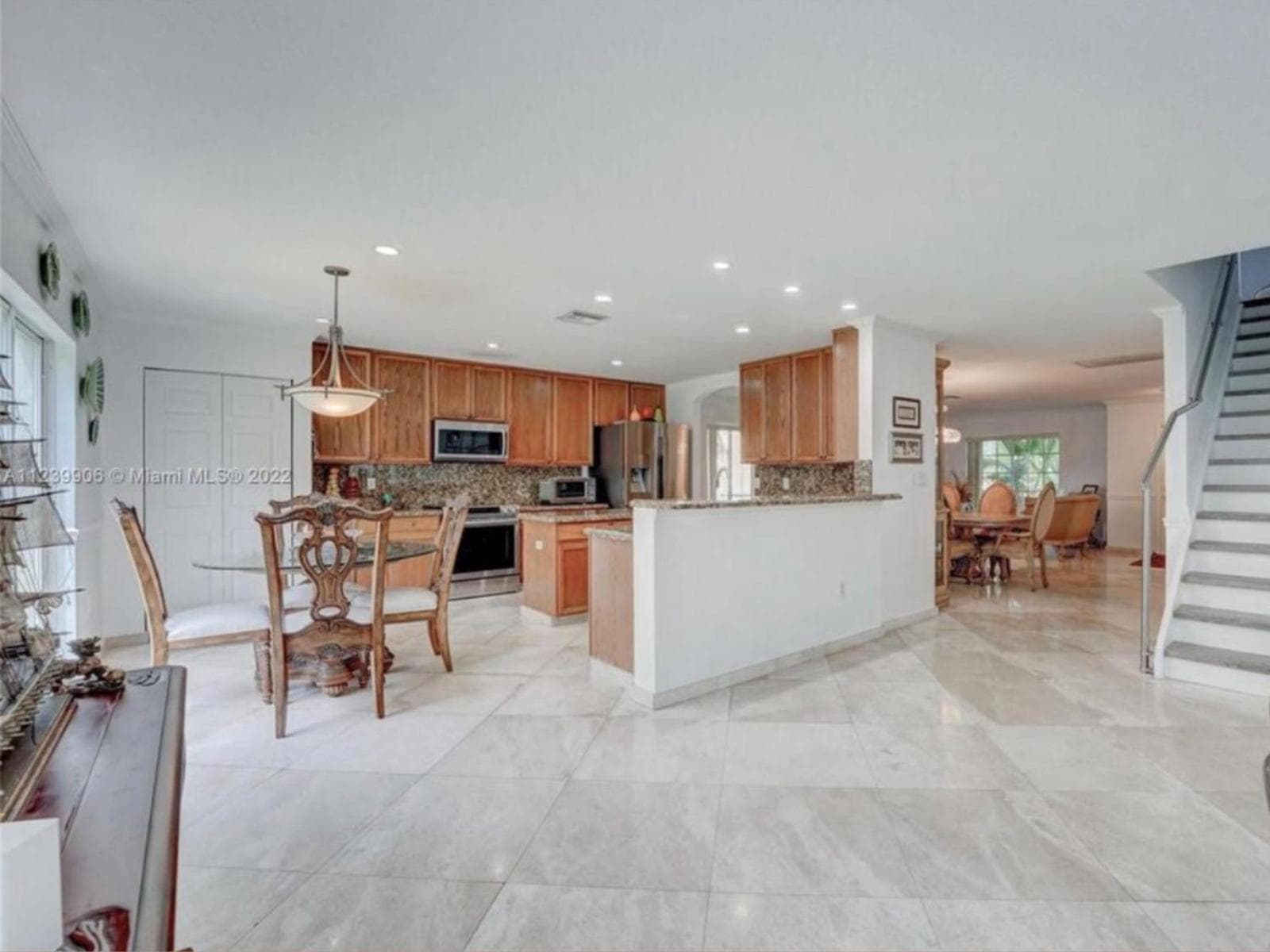 Serene Room in Miramar's High-End Estate interior in Miramar, FL — gallery photo 2