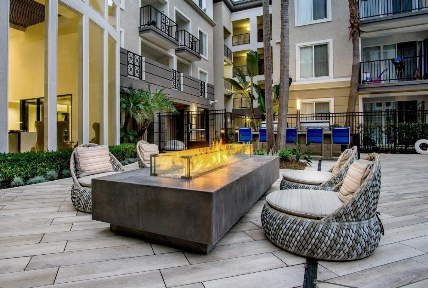 StaysPro - luxury Apartments minutes to everything Los Angeles property views in Los Angeles, CA — gallery photo 3
