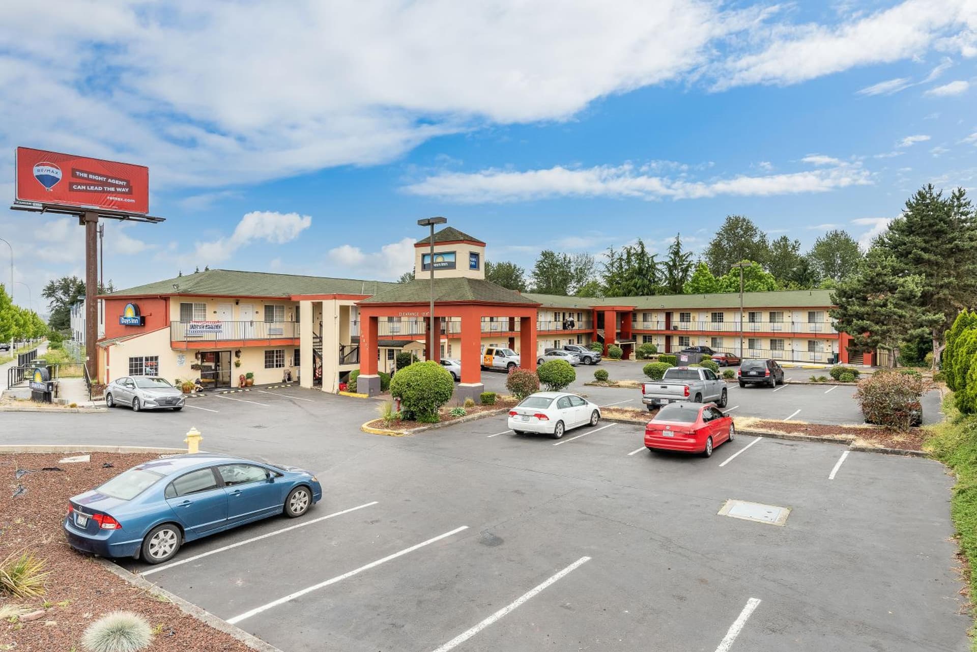 Days Inn by Wyndham Federal Way featured exterior or lobby in Federal Way, WA — similar hotel