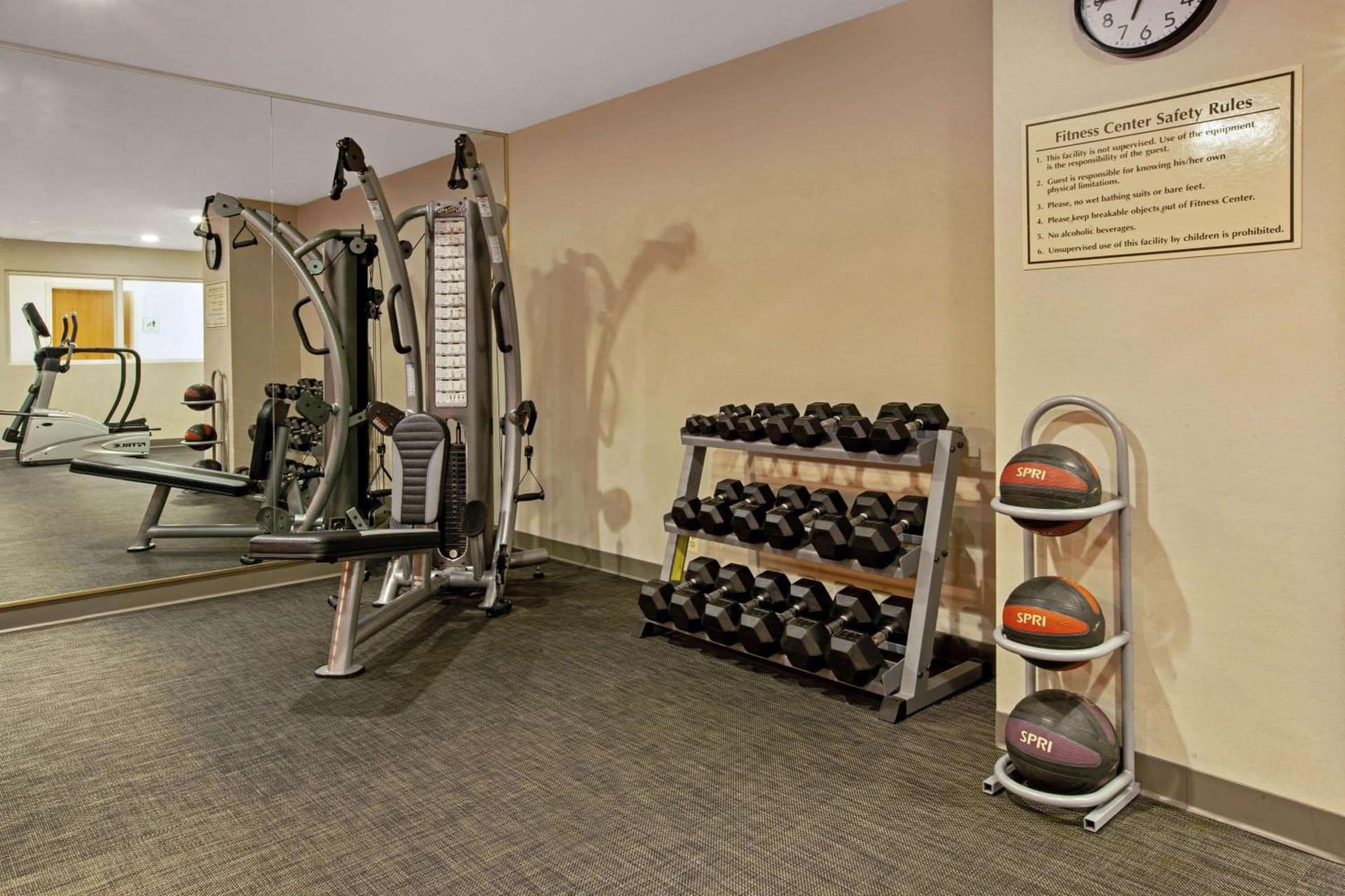 La Quinta Inn & Suites by Wyndham Detroit Metro Airport gallery photo in Romulus, MI — image 34