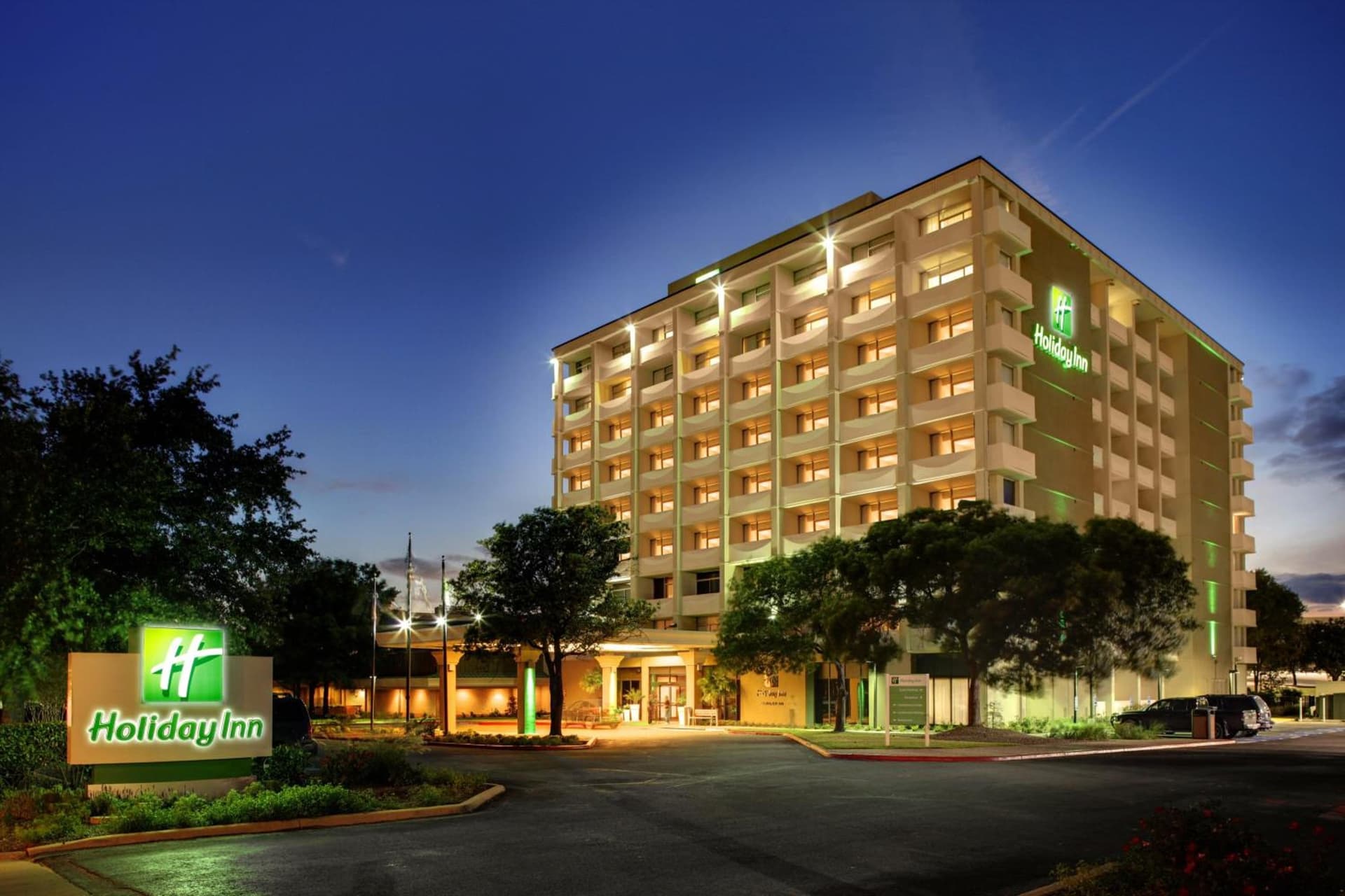 Holiday Inn Austin Midtown by IHG featured exterior or lobby in Austin, TX — similar hotel