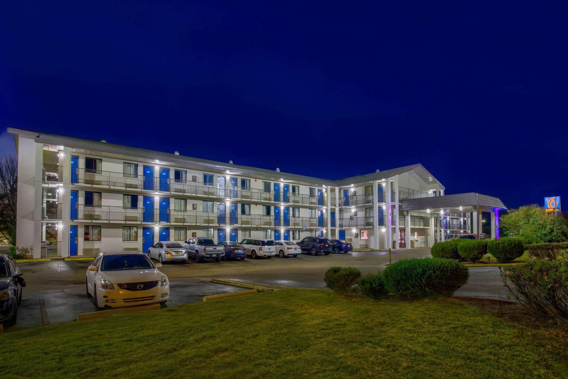 Motel 6-Jackson, MS featured exterior or lobby in Jackson, MS — similar hotel