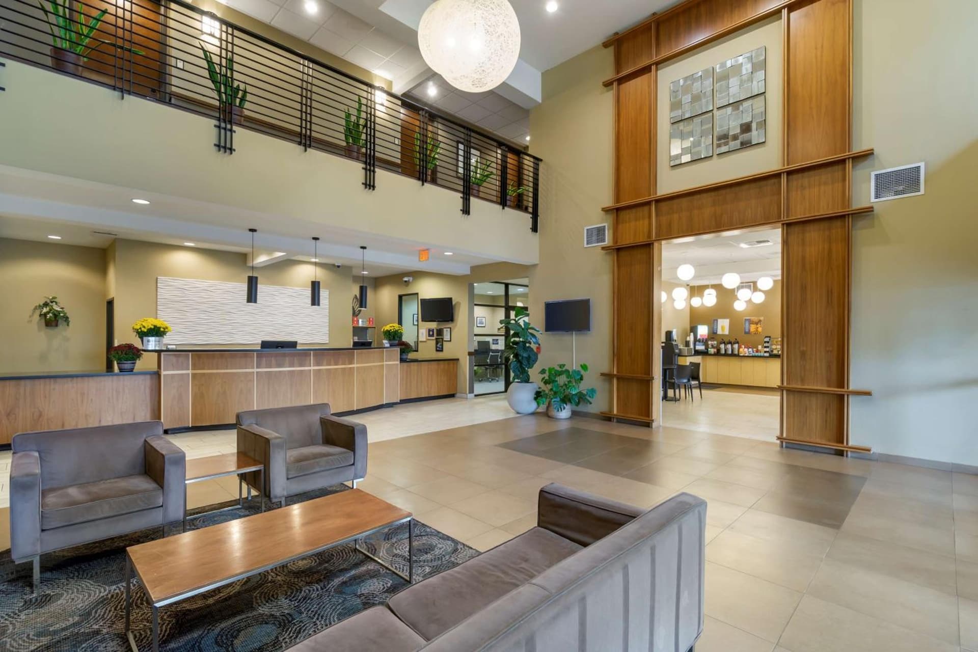 Best Western Plus Lacey Inn & Suites interior in Lacey, WA — gallery photo 2