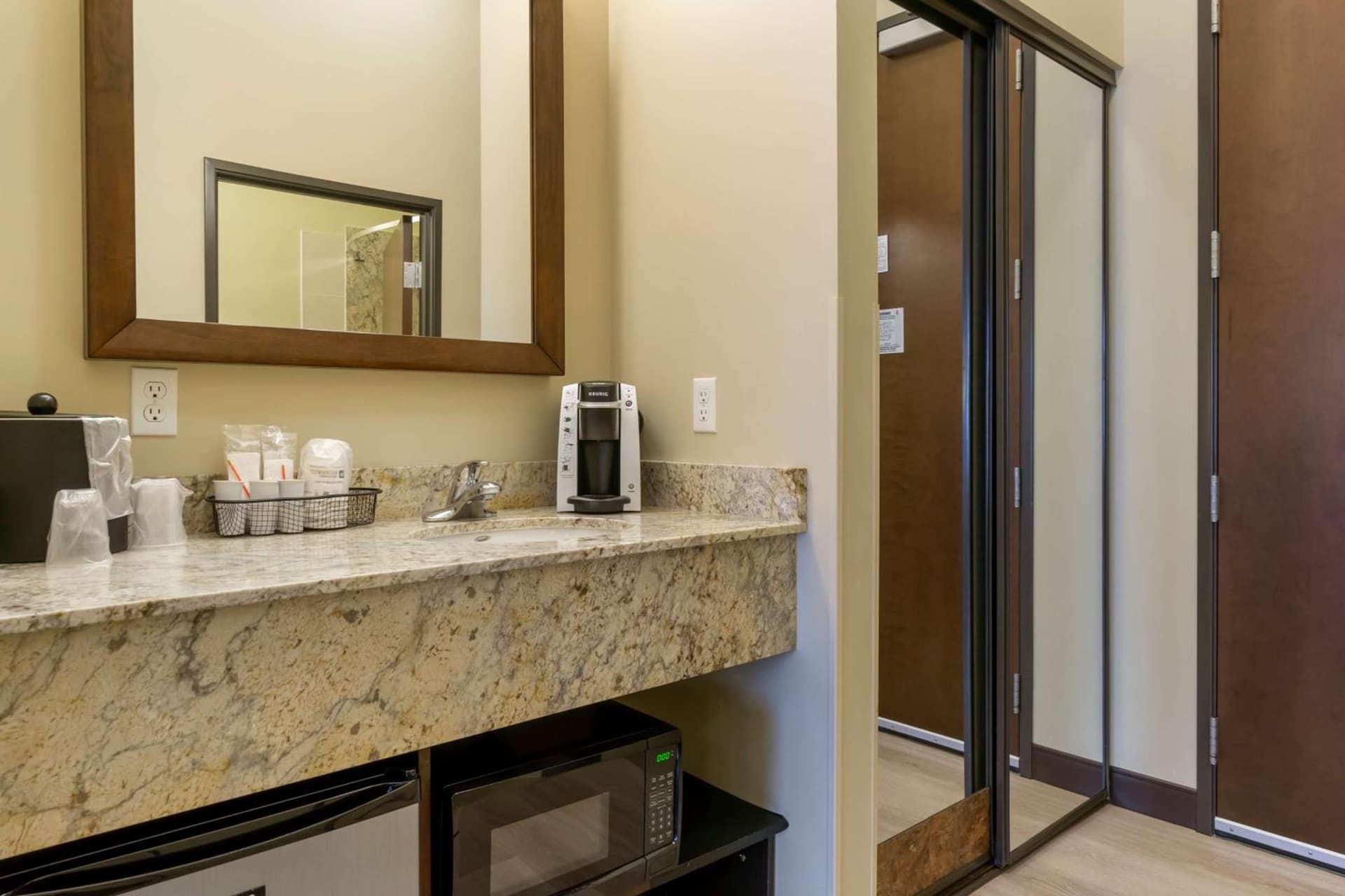 Best Western Plus Lacey Inn & Suites gallery photo in Lacey, WA — image 15