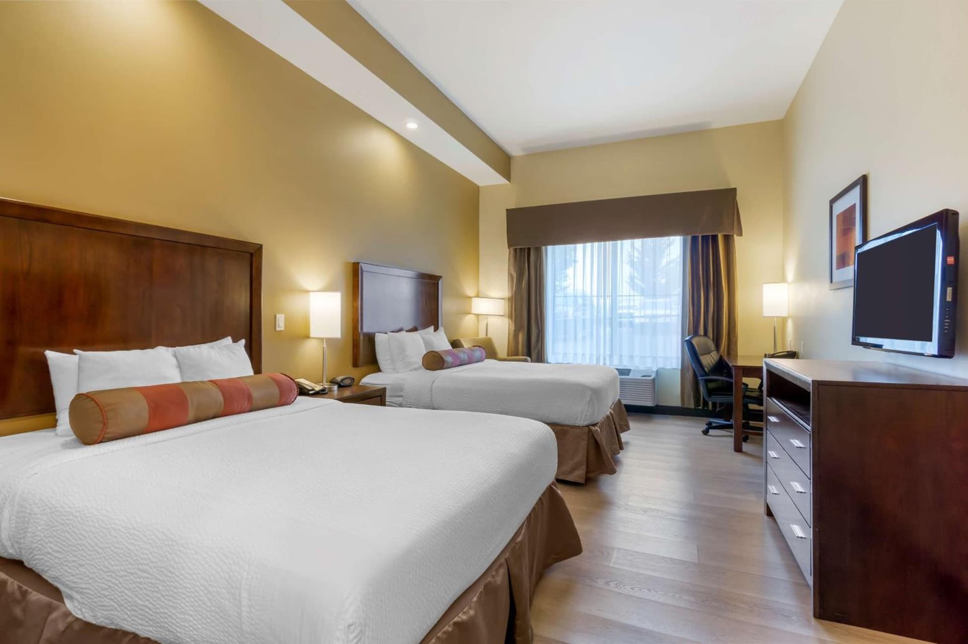 Best Western Plus Lacey Inn & Suites interior in Lacey, WA — gallery photo 2