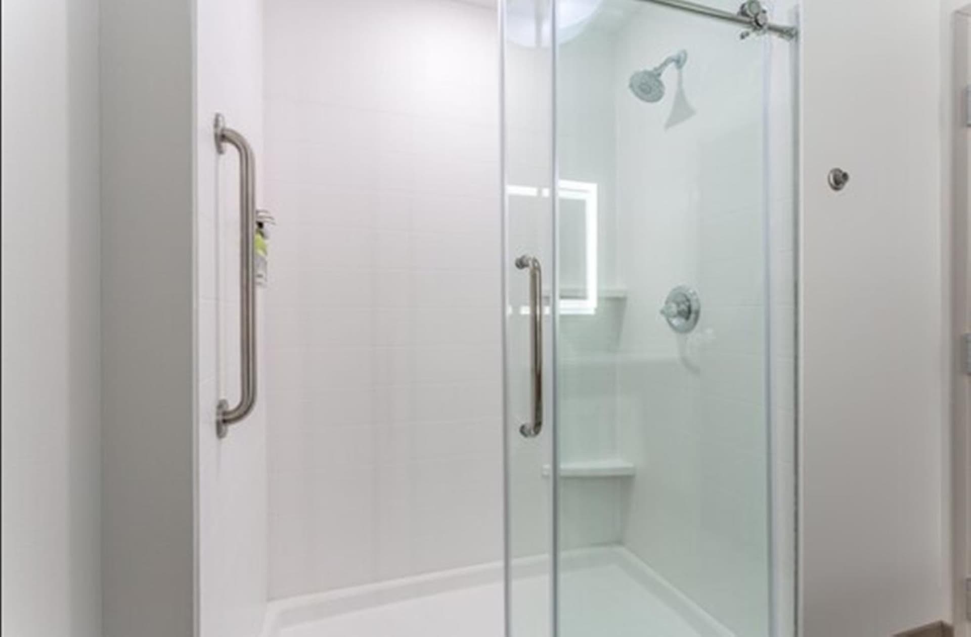 Holiday Inn Express & Suites Kearney by IHG interior in Kearney, MO — gallery photo 2