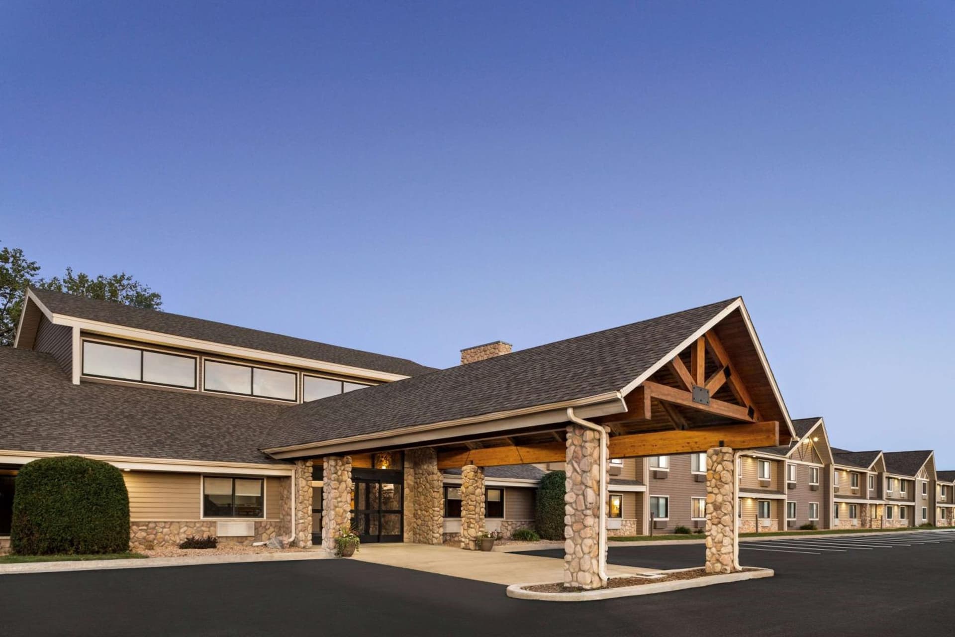 AmericInn by Wyndham Baudette property views in Baudette, MN — gallery photo 3