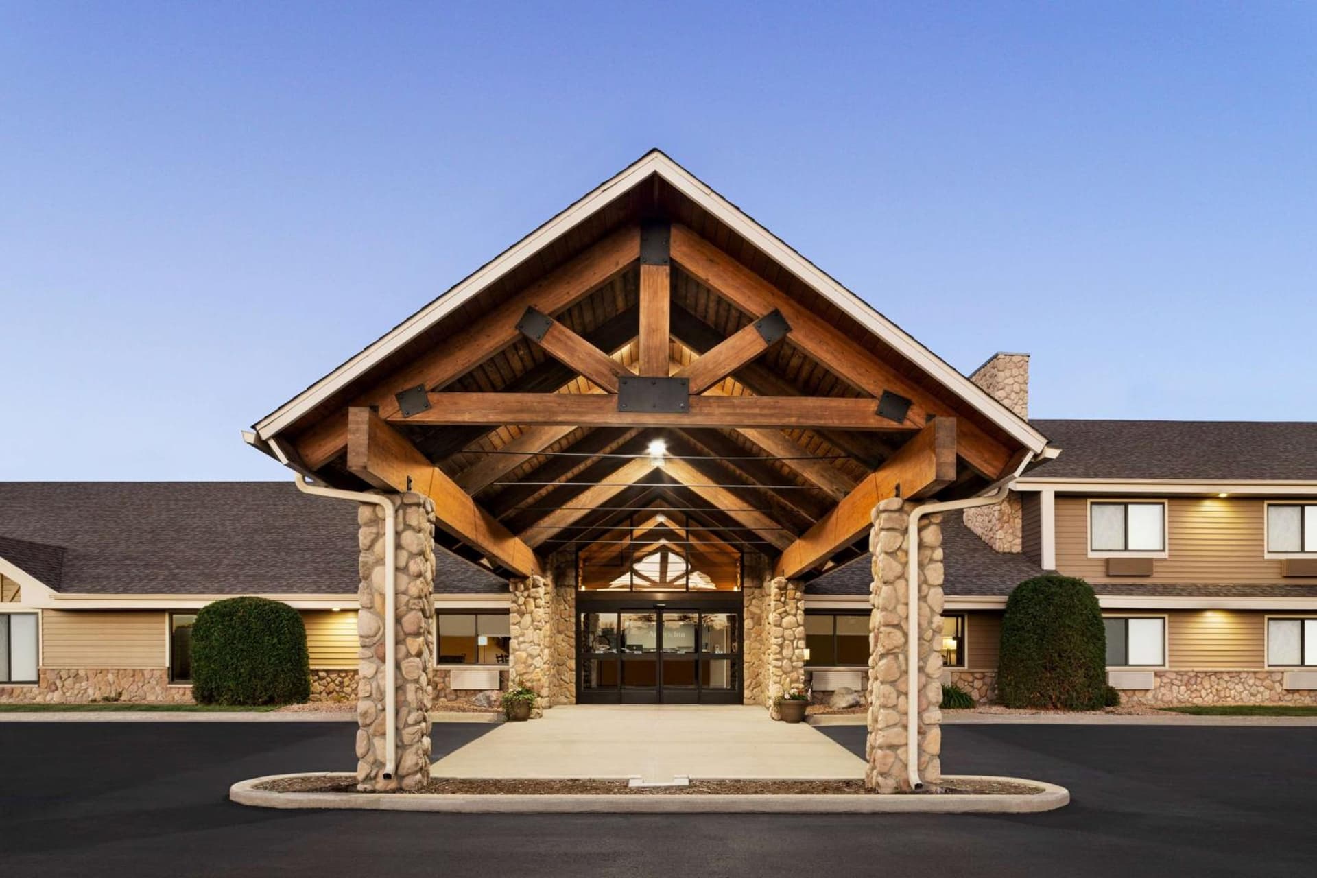 AmericInn by Wyndham Baudette interior in Baudette, MN — gallery photo 2