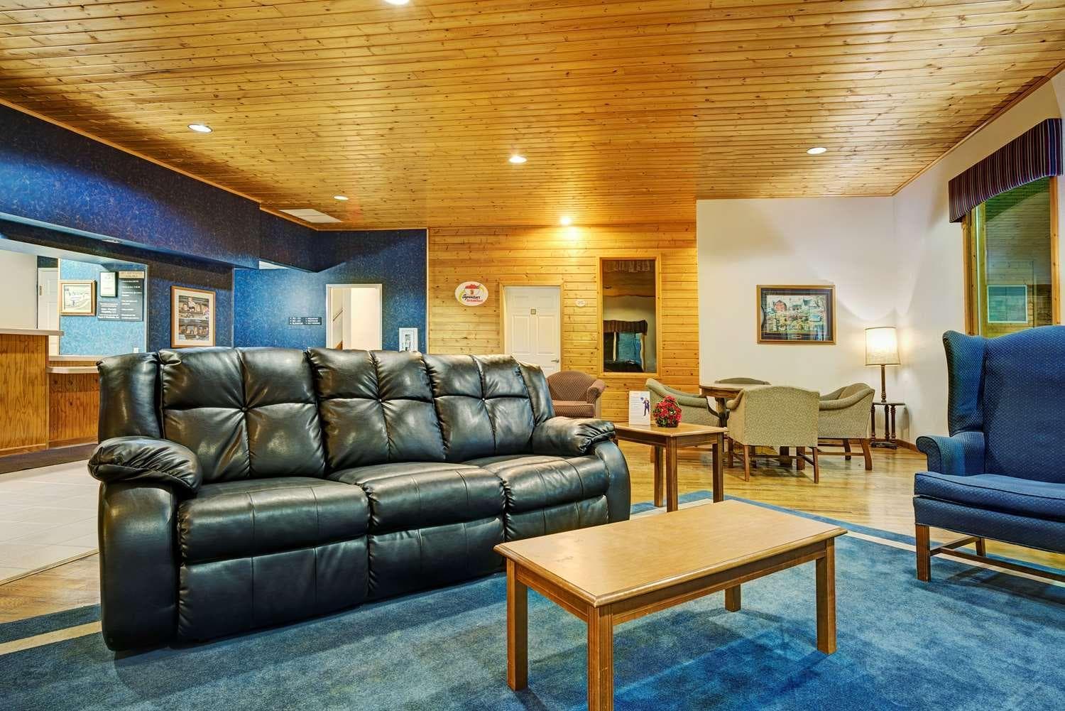 Baymont Inn Baldwin featured exterior or lobby in Baldwin, WI — similar hotel