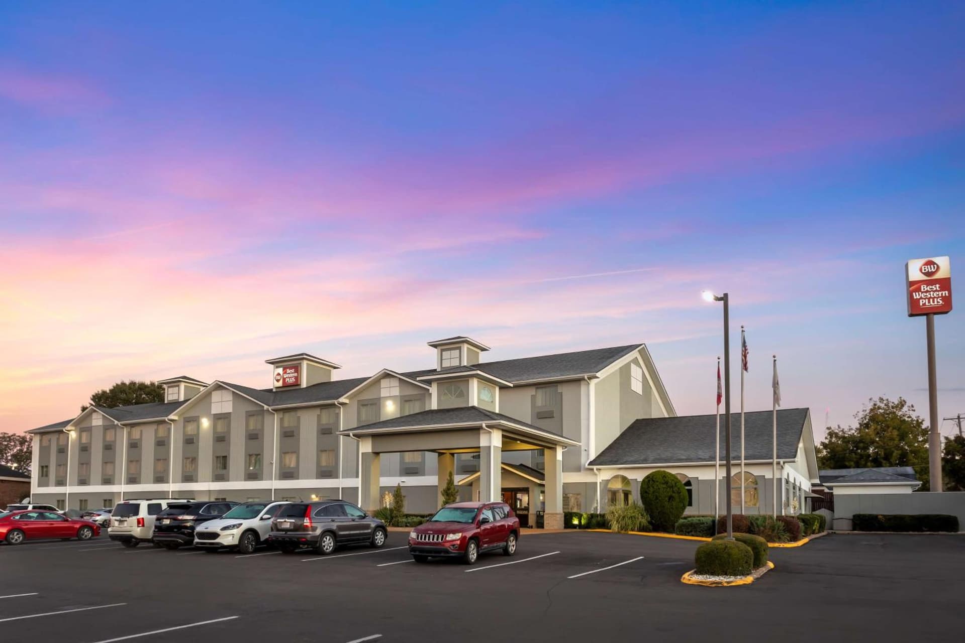 Best Western Plus Searcy Inn featured exterior or lobby in Searcy, AR — similar hotel