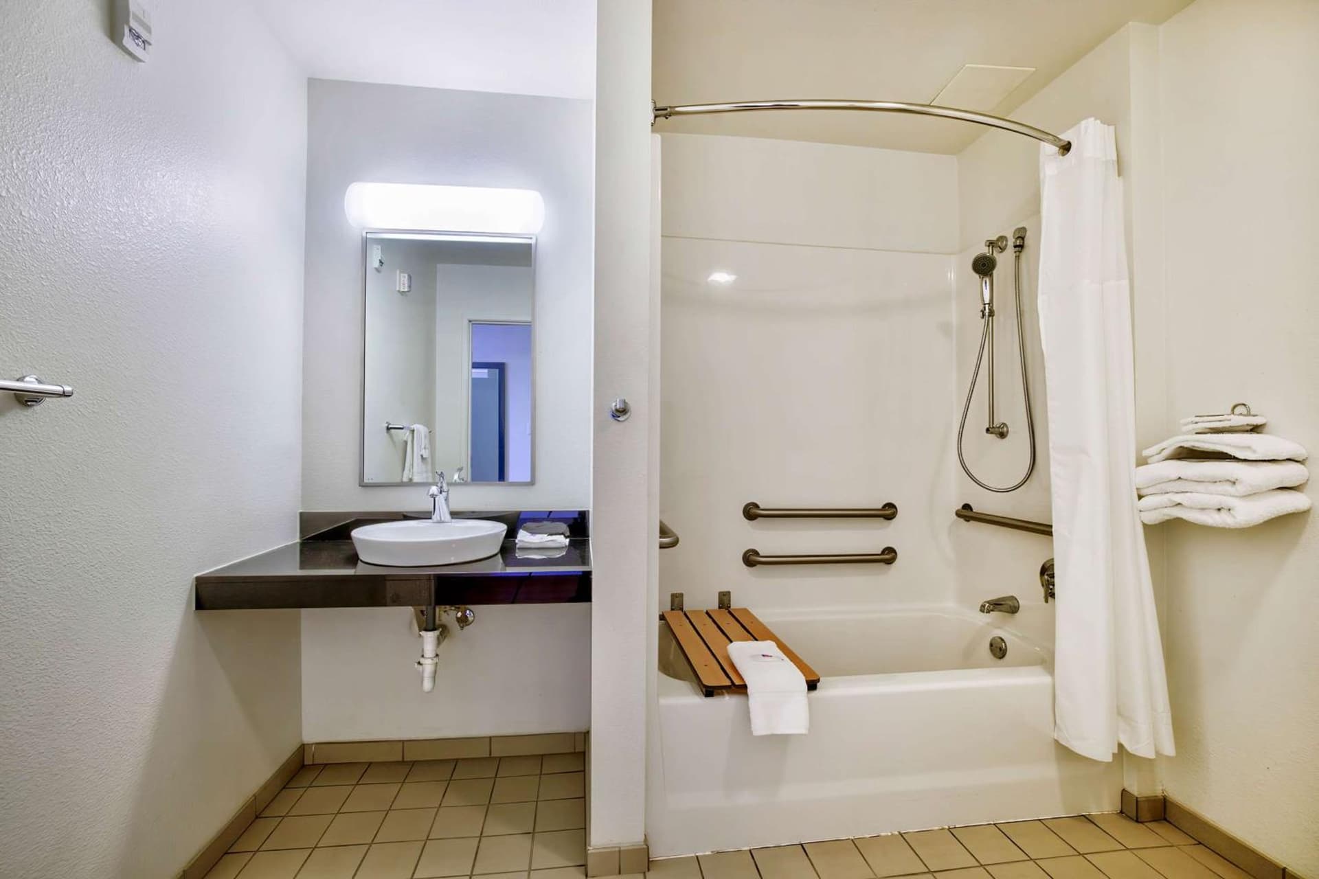 Motel 6-Duluth, MN gallery photo in Duluth, MN — image 11