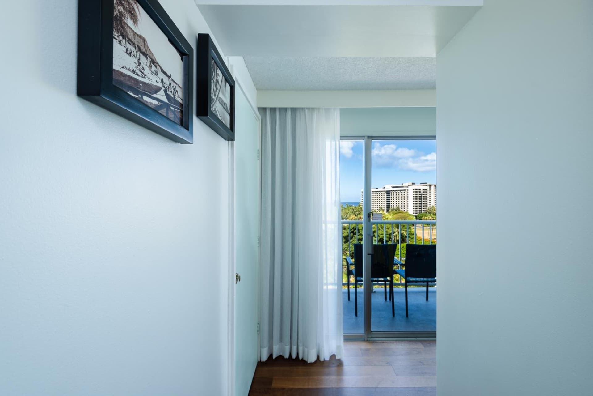 Hotel La Croix interior in Honolulu, HI — gallery photo 2