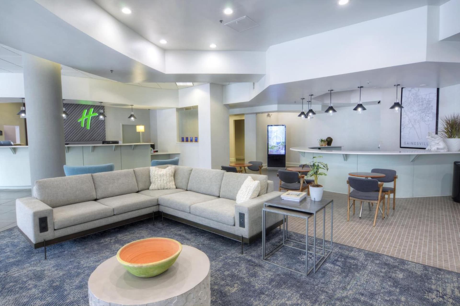 Holiday Inn Gainesville-University Center by IHG property views in Gainesville, FL — gallery photo 3