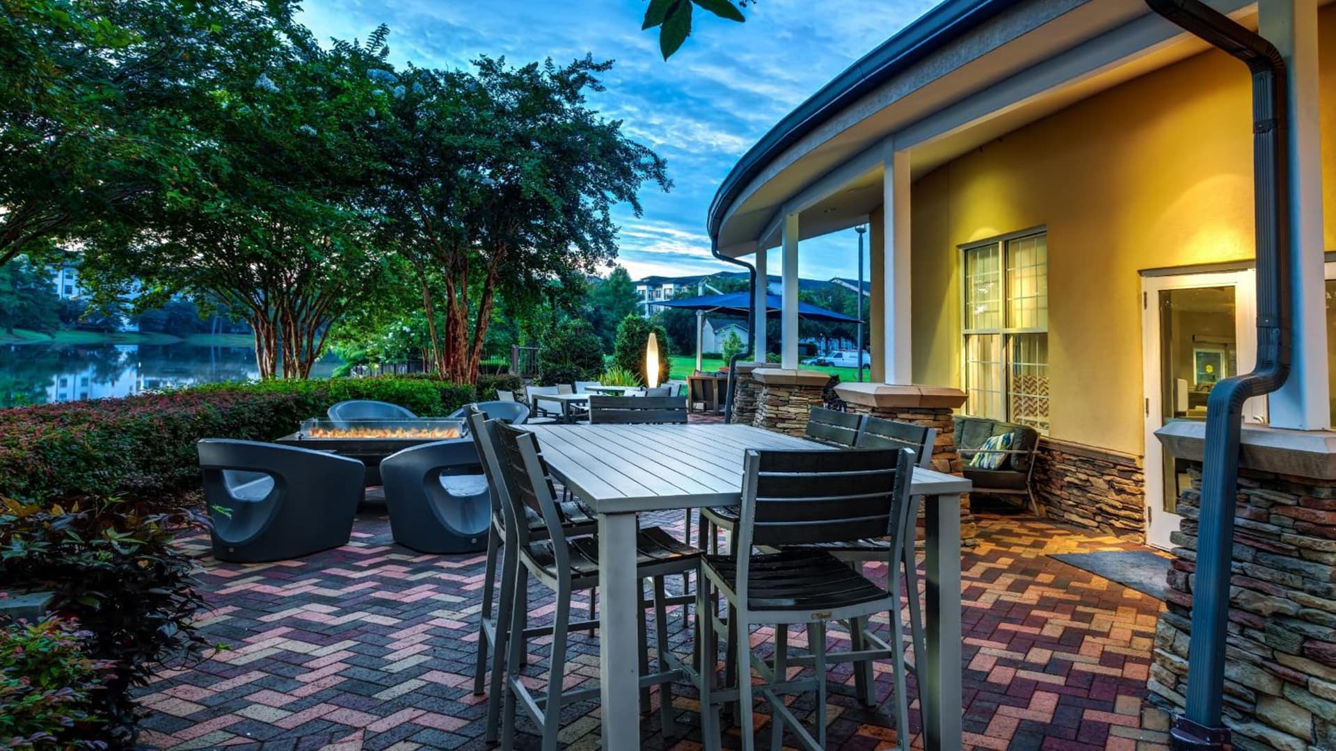 Hotel Indigo Jacksonville-Deerwood Park by IHG gallery photo in Jacksonville, FL — image 4