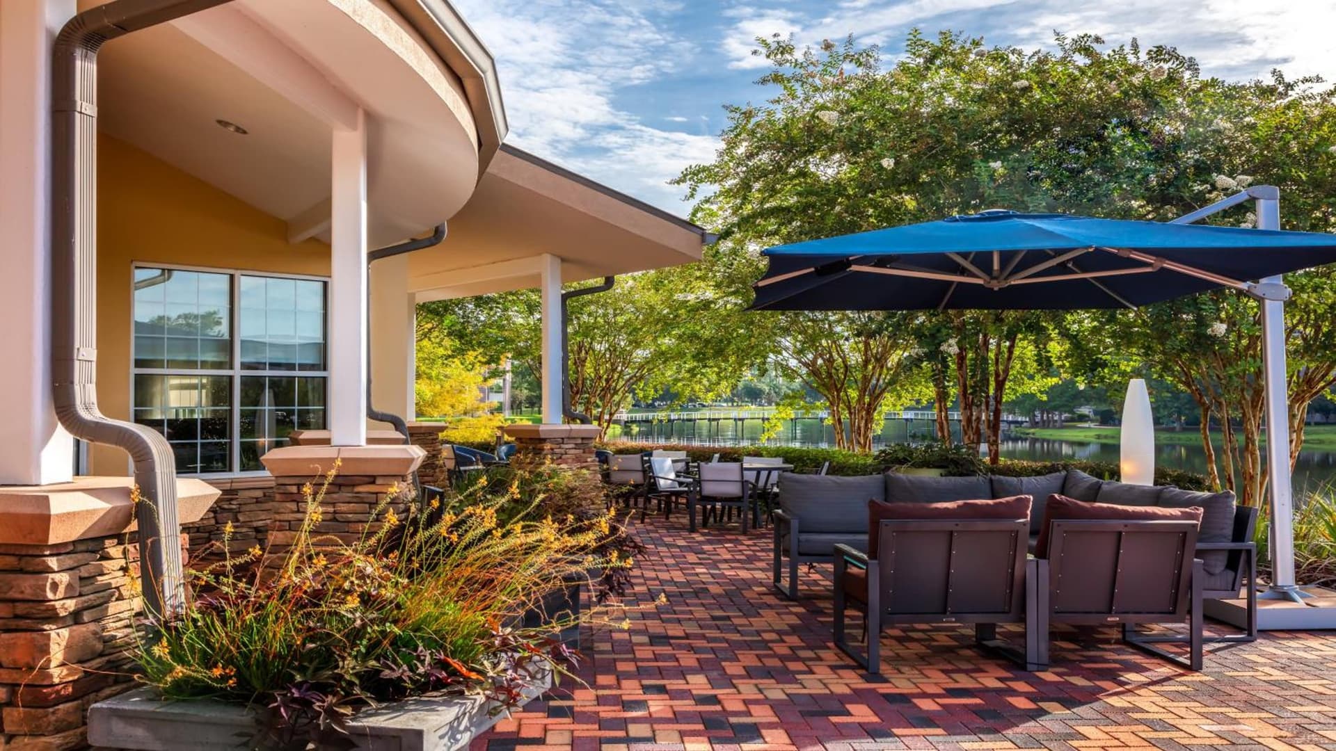 Hotel Indigo Jacksonville-Deerwood Park by IHG gallery photo in Jacksonville, FL — image 23