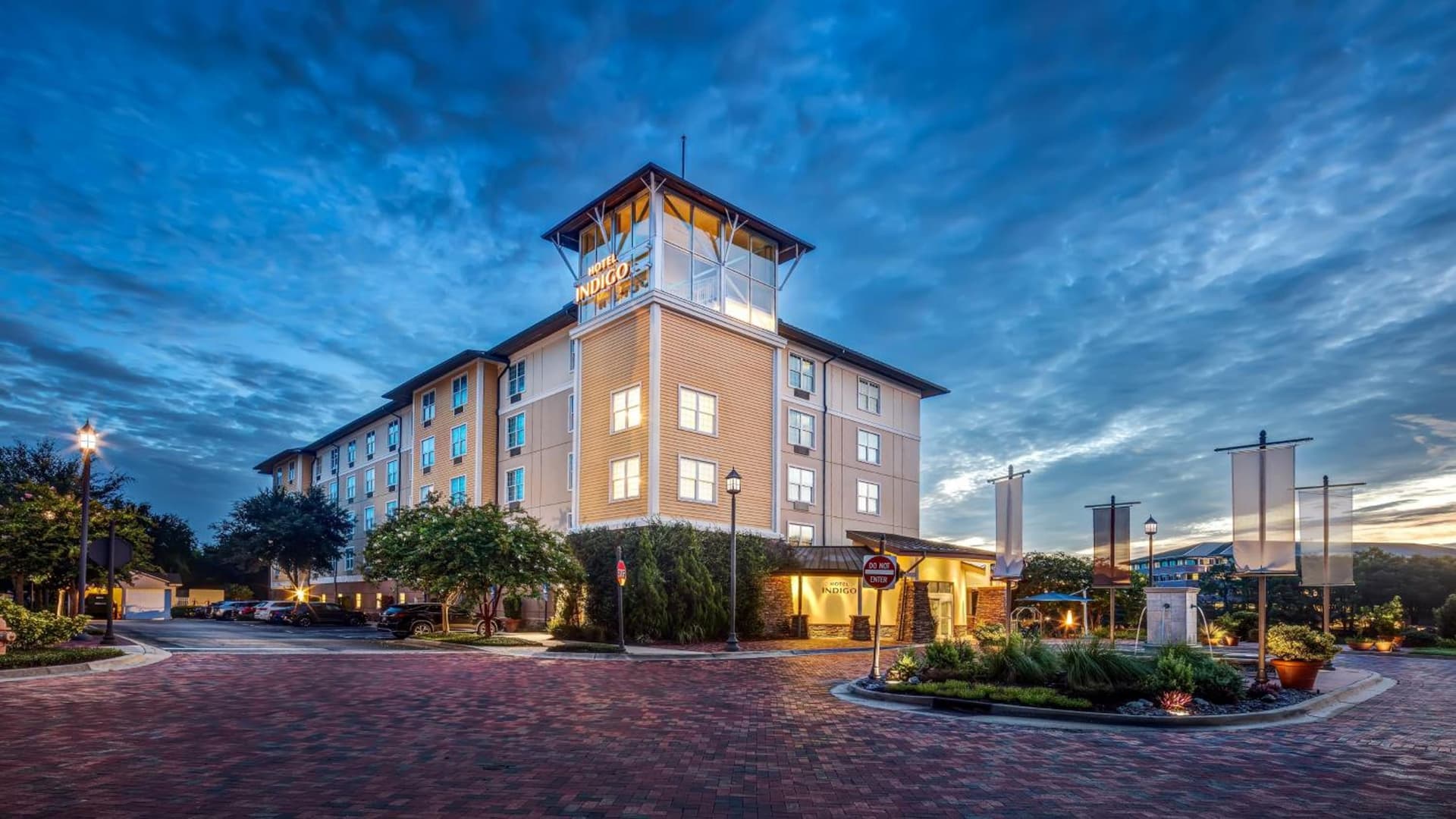 Hotel Indigo Jacksonville-Deerwood Park by IHG gallery photo in Jacksonville, FL — image 26