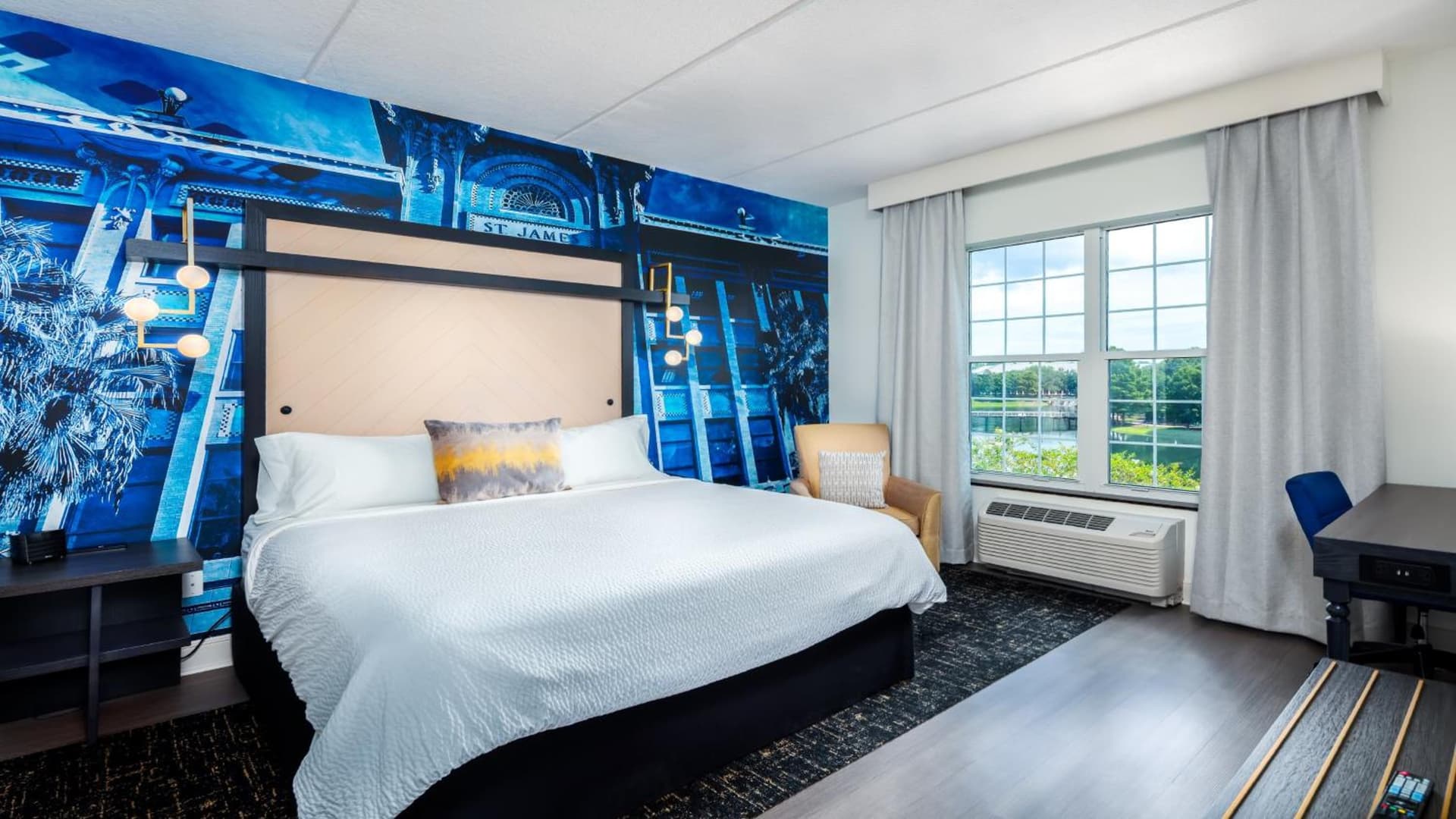 Hotel Indigo Jacksonville-Deerwood Park by IHG gallery photo in Jacksonville, FL — image 59
